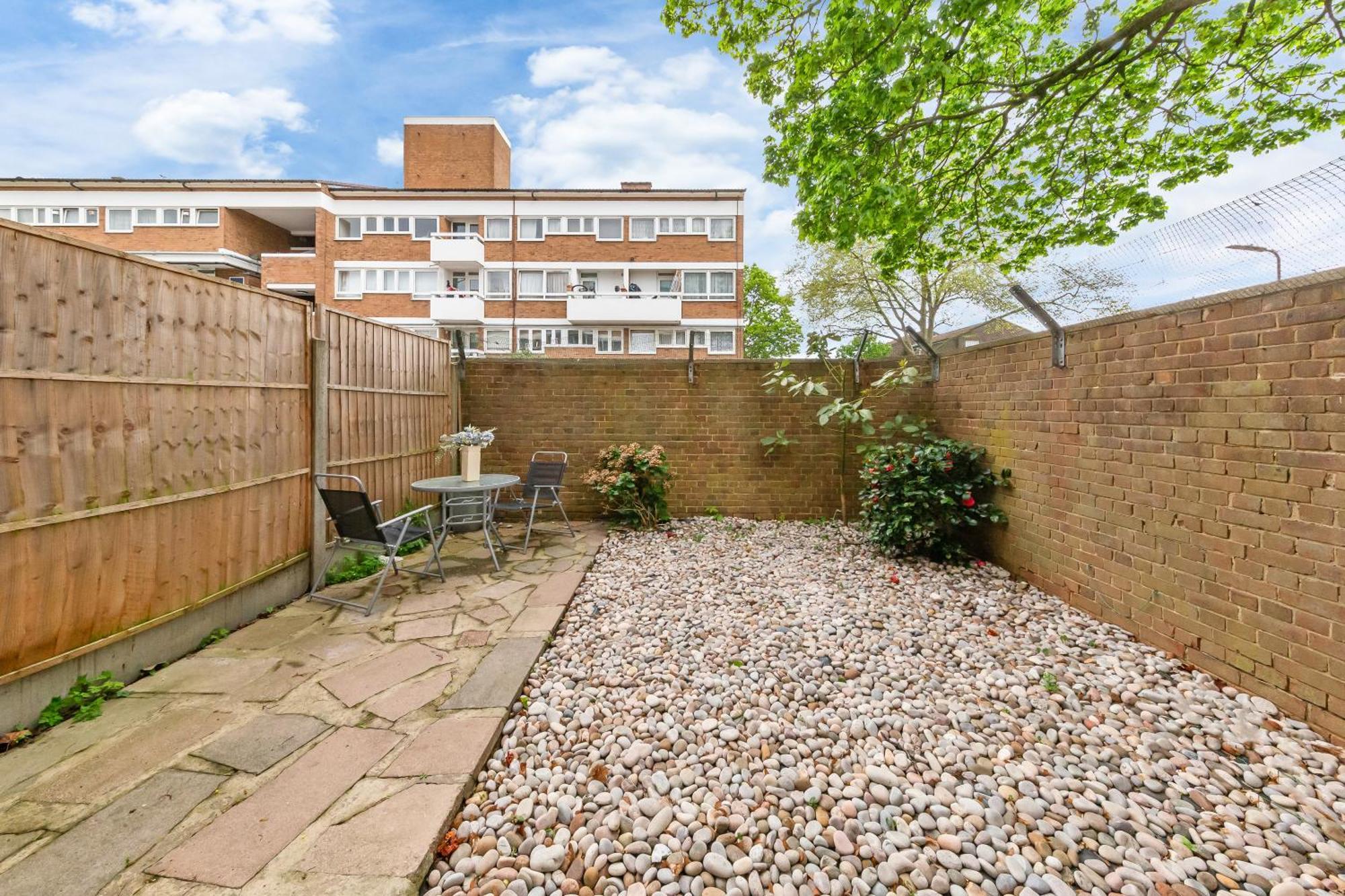 Spacious 3-bed Near Shoreditch With Parking