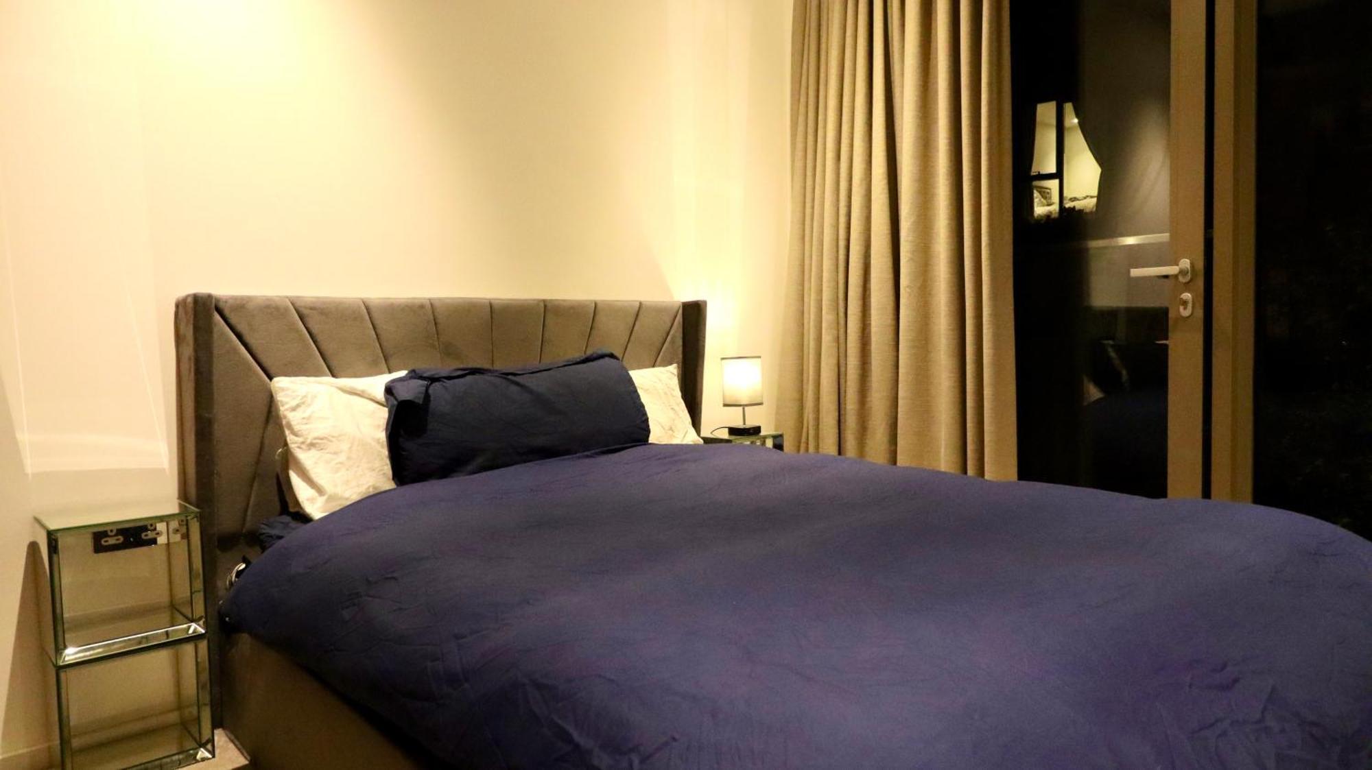 2 Bedroom Embassy Gardens By Al Faisal London