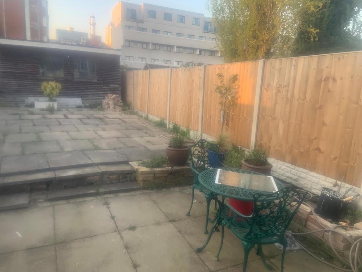 Charming 3bd In West London