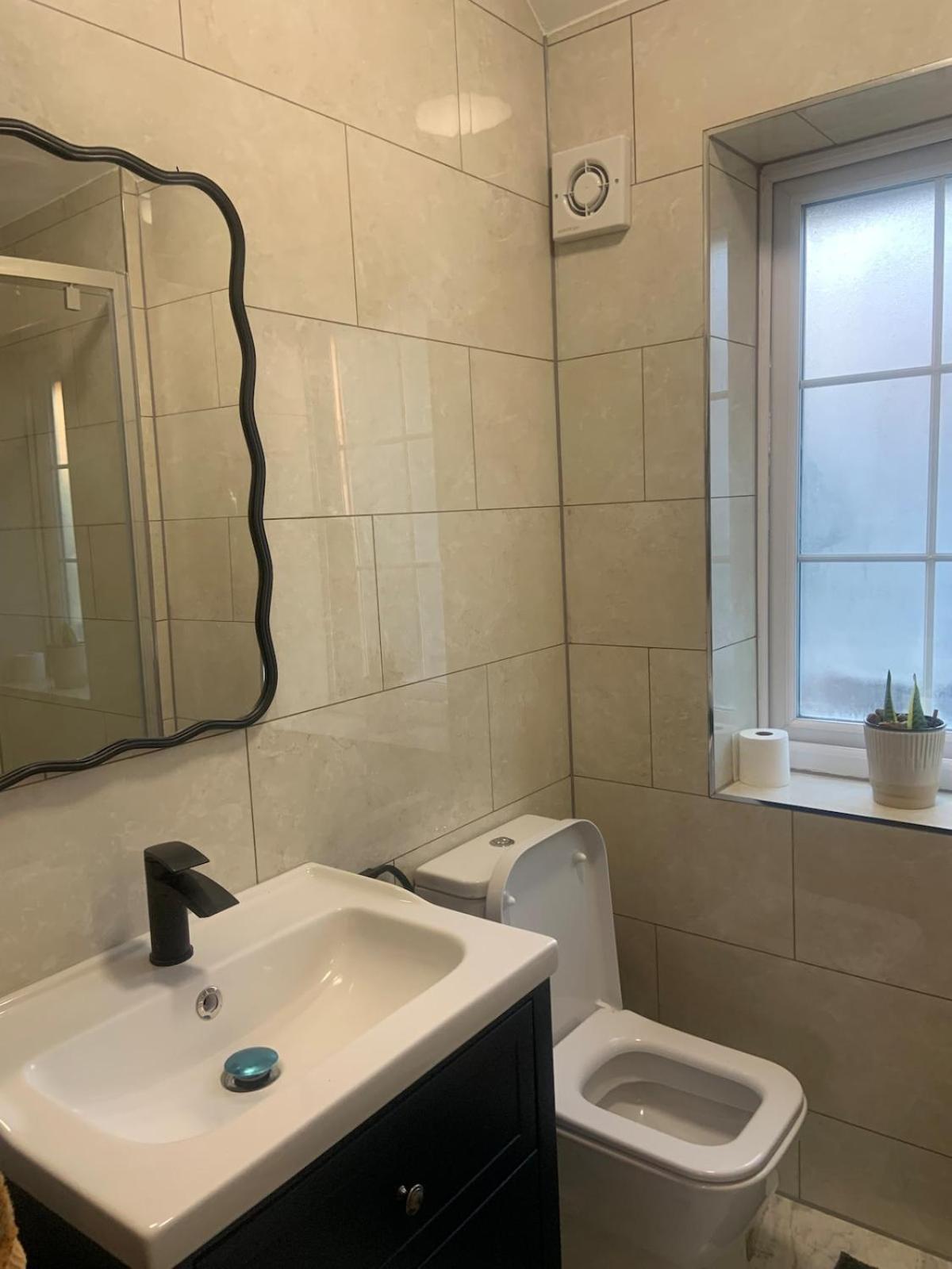 Charming 3bd In West *