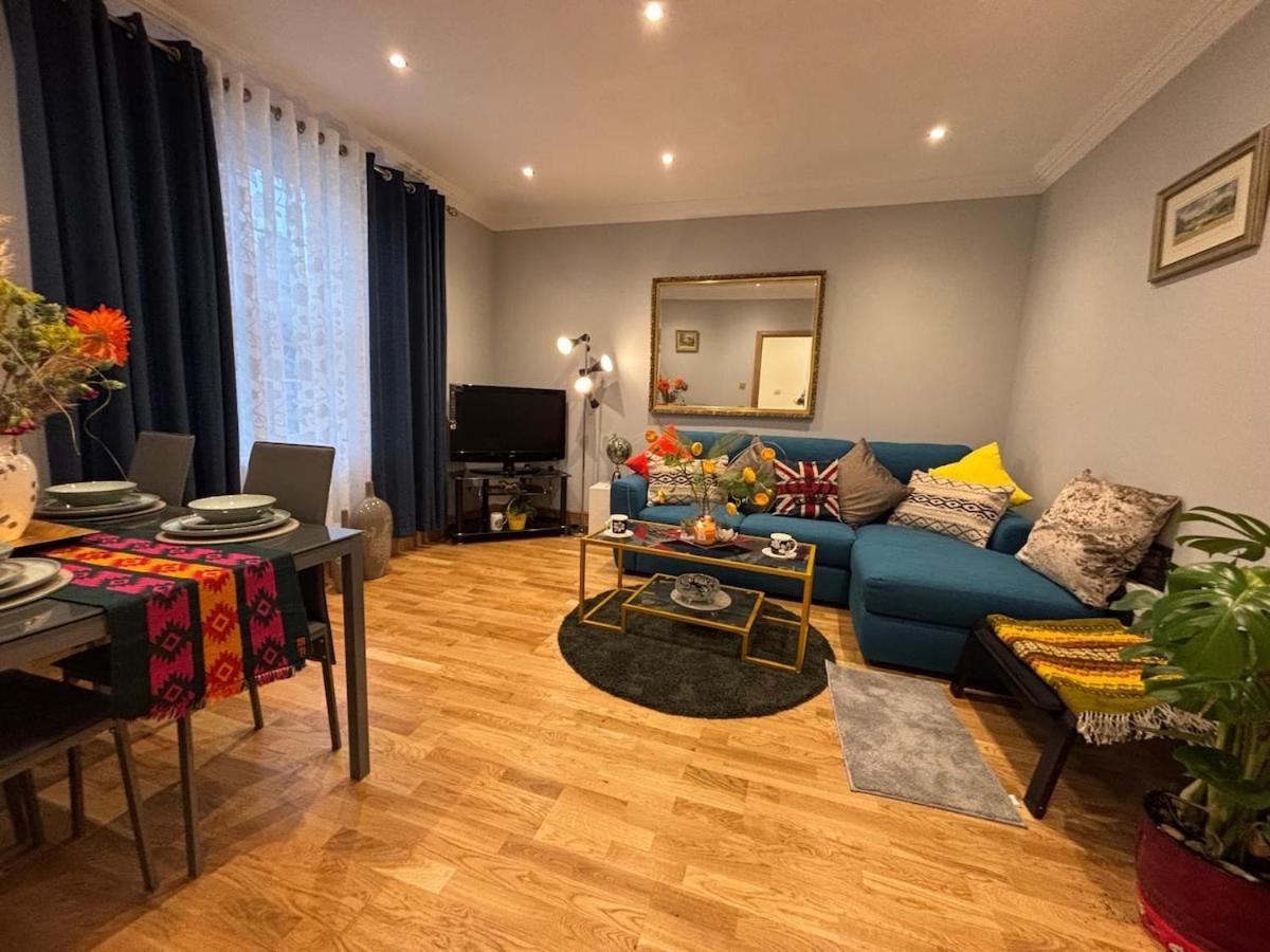 Charming 3bd In West Holiday home