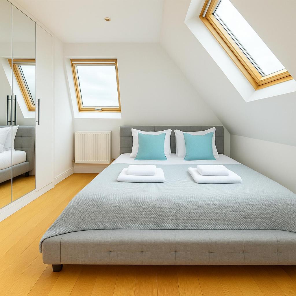 Lovely Flat Near Acton Town Tube Station Apartment London