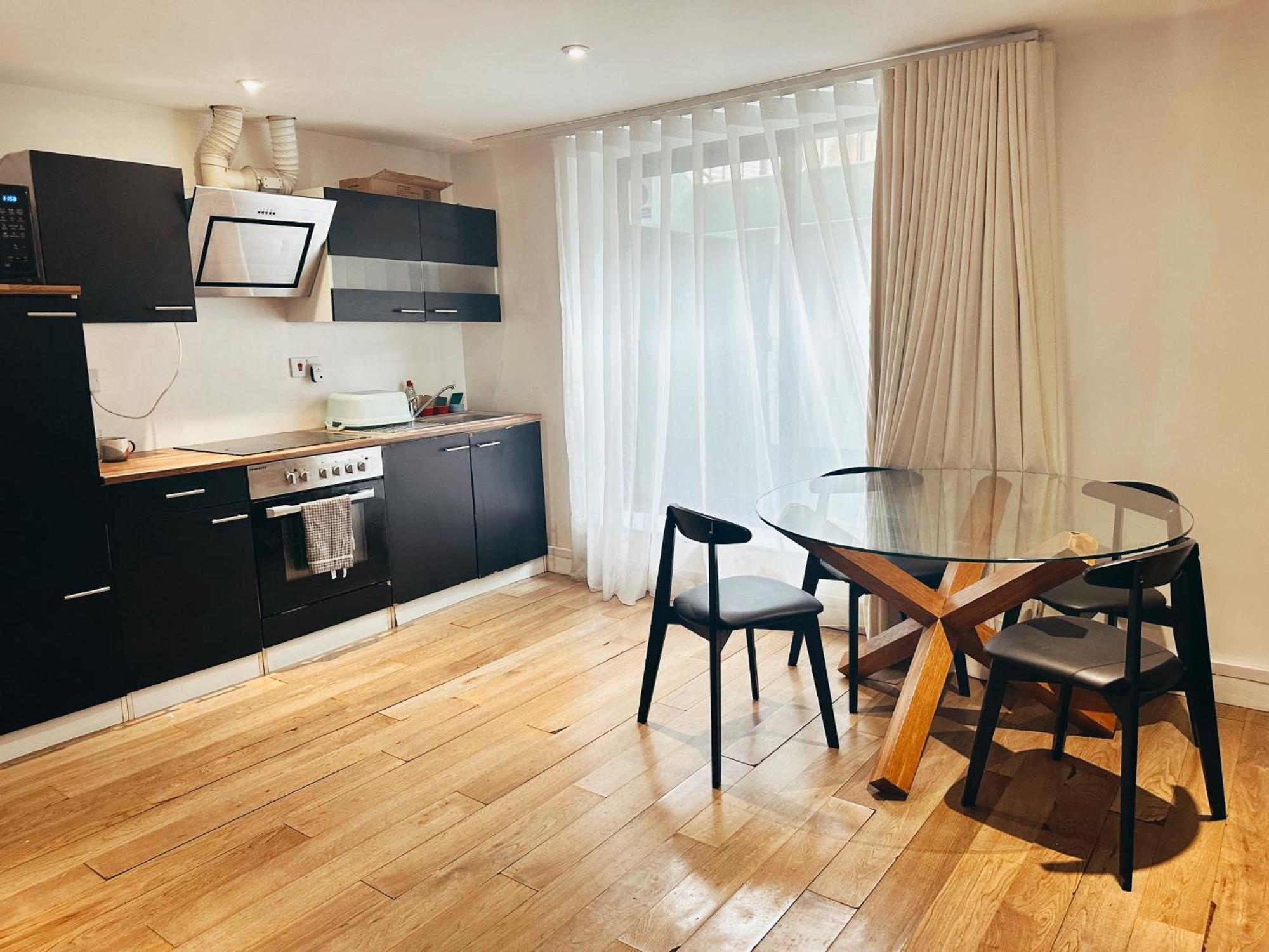 Cosy In Clapham Old Town London