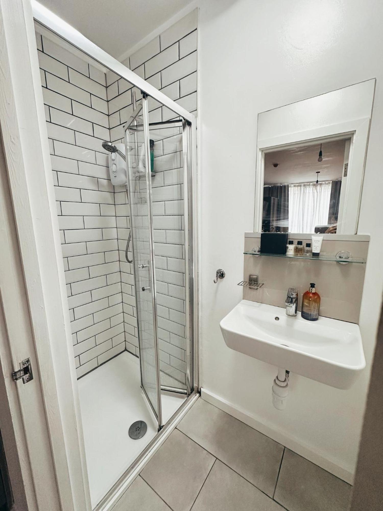 Cosy In Clapham Old Town Apartment *