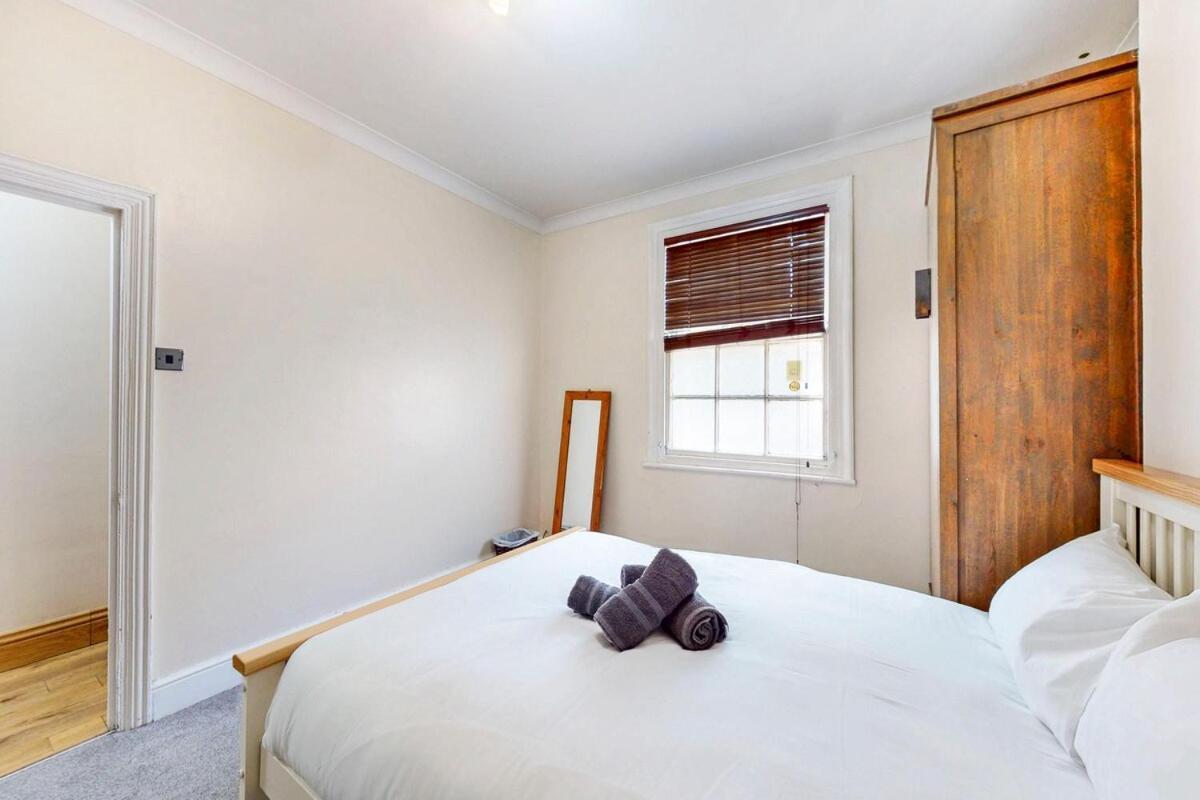 Quaint 2 Bedroom Flat -10 Min To Tower Bridge *
