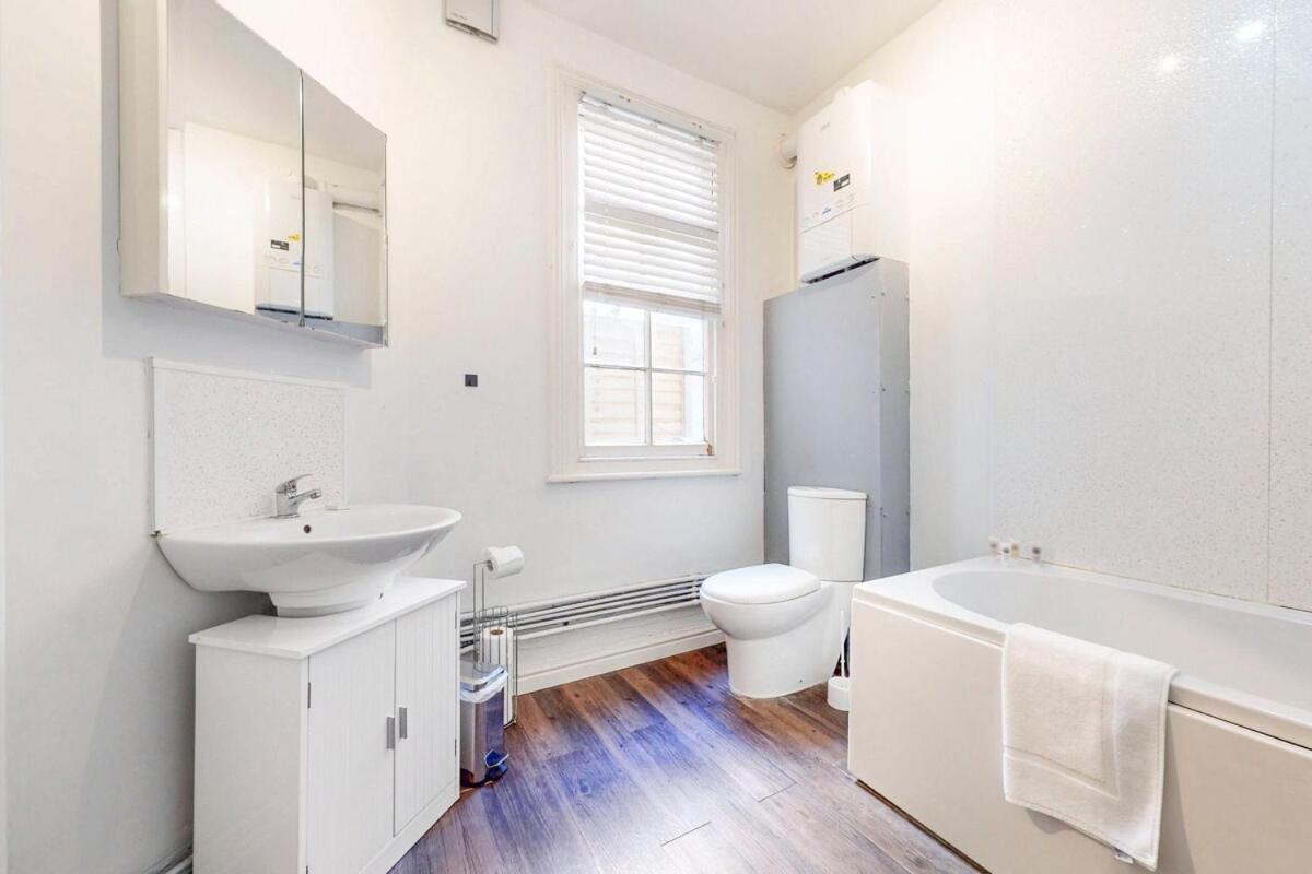 Apartment Quaint 2 Bedroom Flat -10 Min To Tower Bridge *
