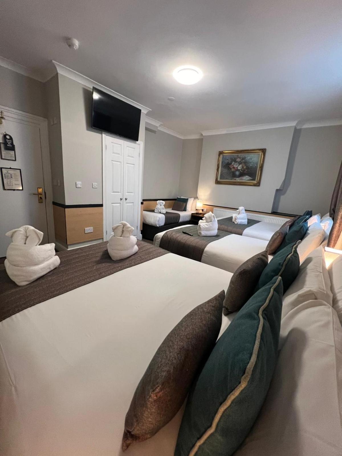 Hotel Tudor Court London
