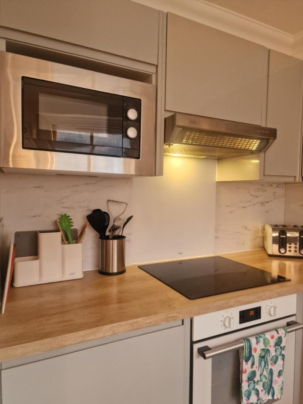 Apartment Brondesbury Arms London