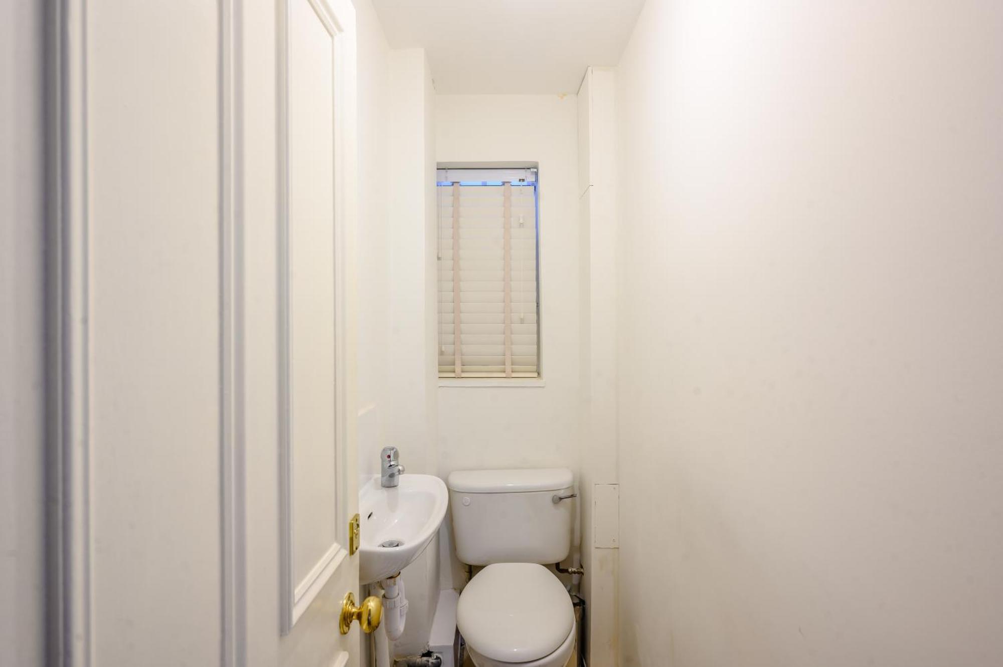 Pelham Court Apartment *