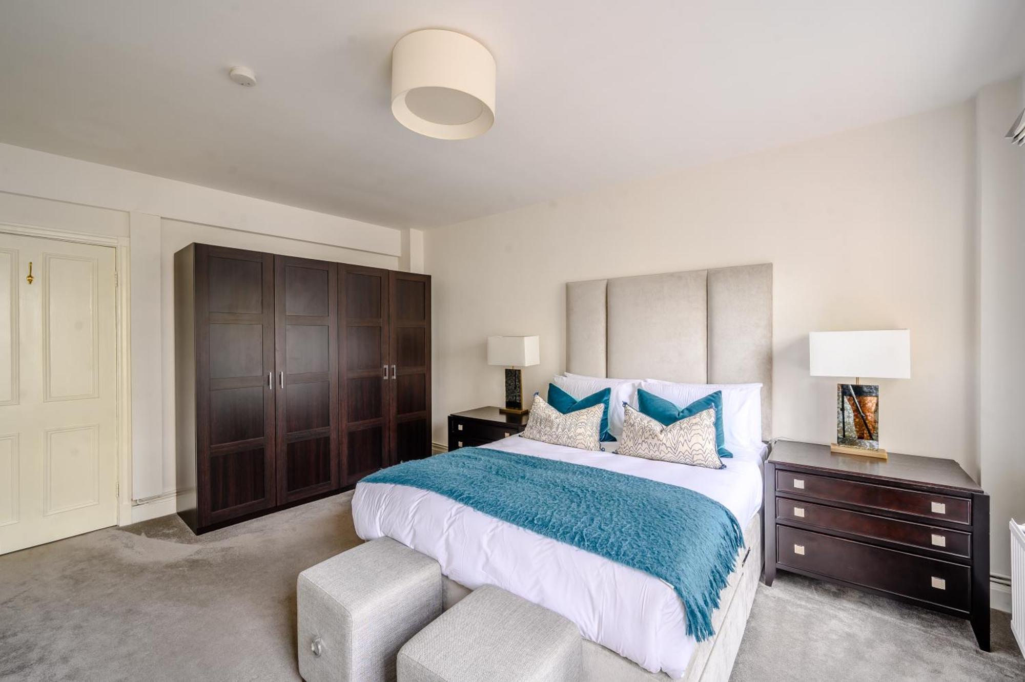 Apartment Pelham Court London