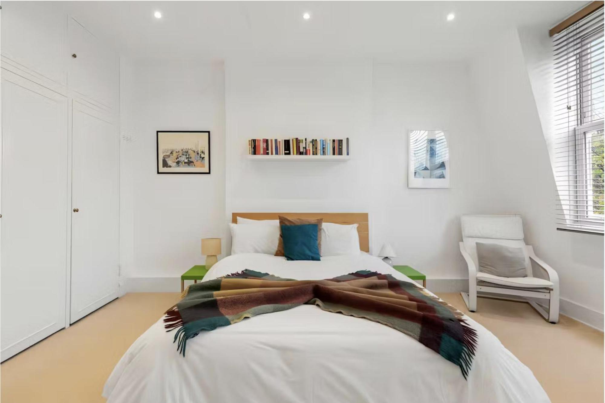 Beautiful 3 Bed In Leafy Hampstead Apartment