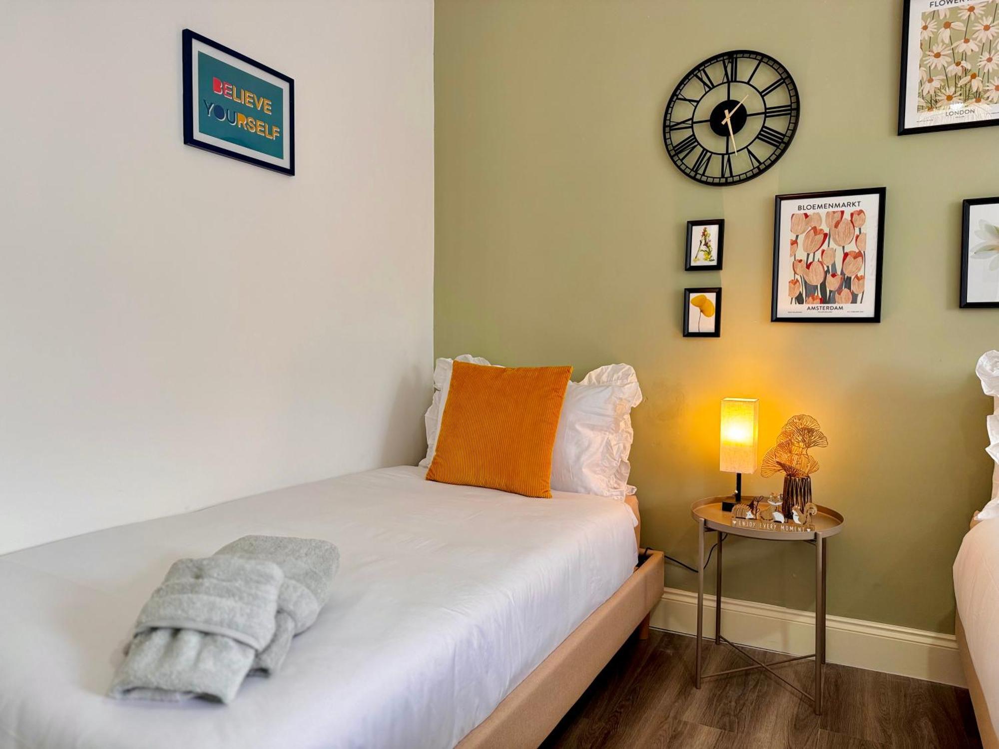 Apartment Vibrant 30min To & Free Wifi