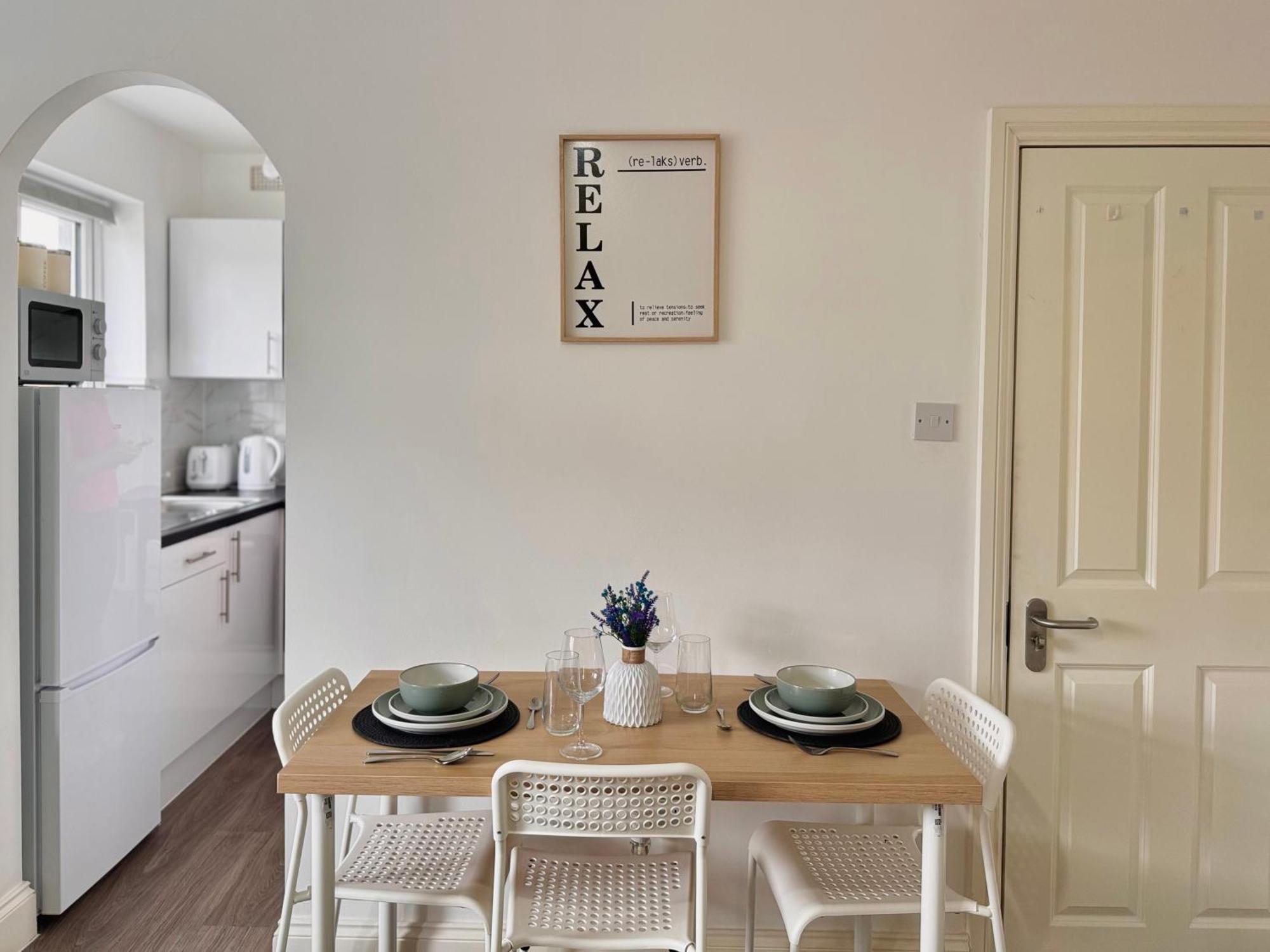 Vibrant 30min To & Free Wifi Apartment *