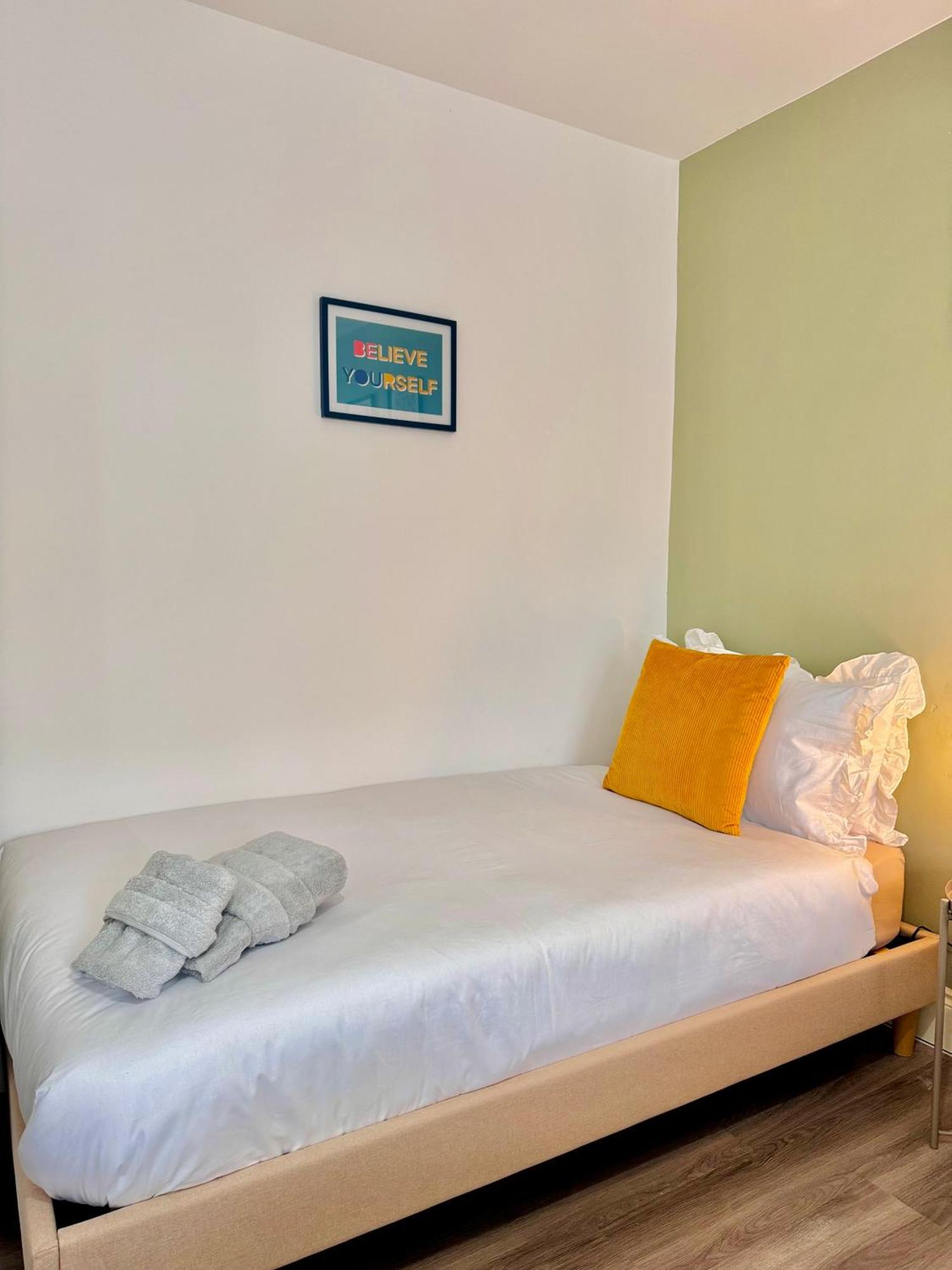 Vibrant 30min To & Free Wifi Apartment *