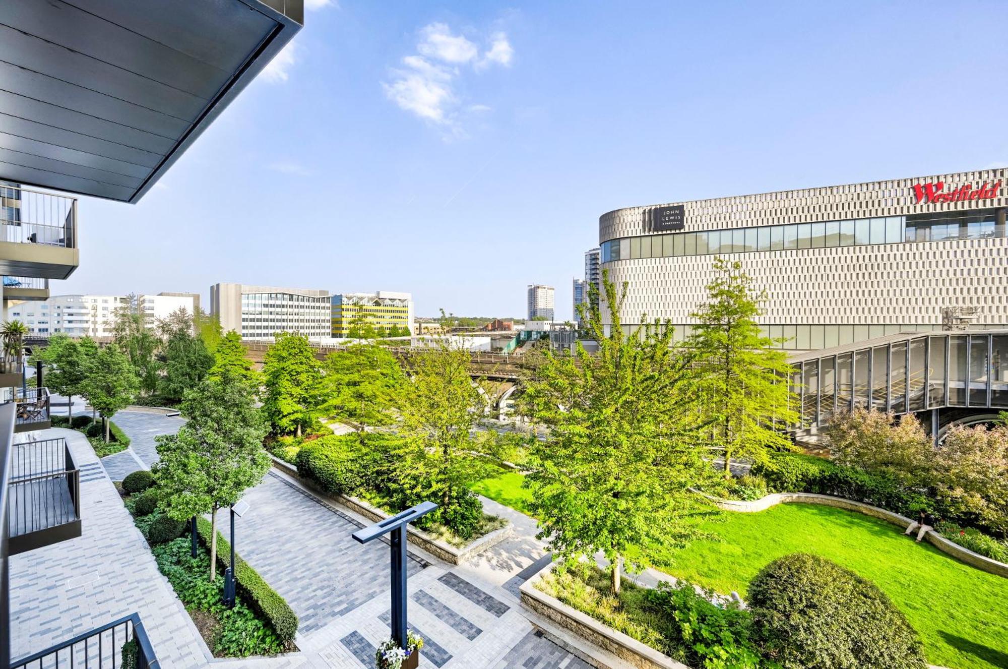 Luxury 2-Bed 2-Bath Apartment -White City -Steps To Tube Station Apartment *