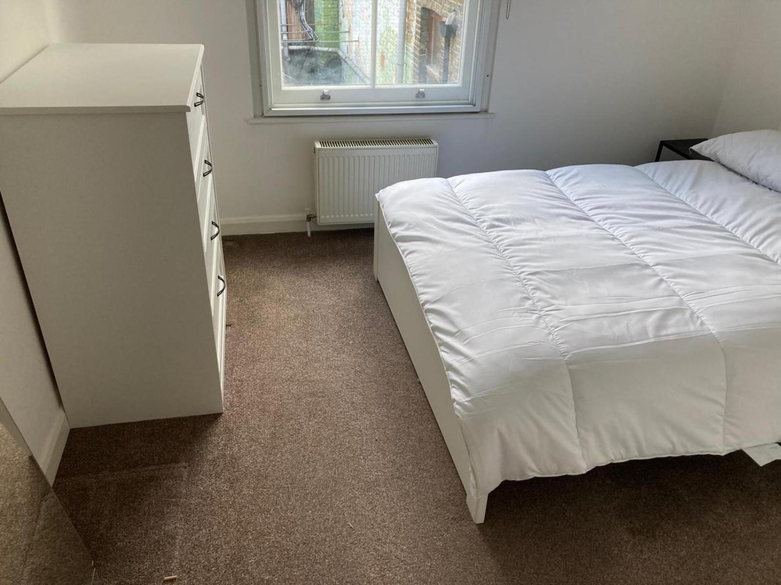 Cosy Modern 2 Bedroom Trafalgar Square