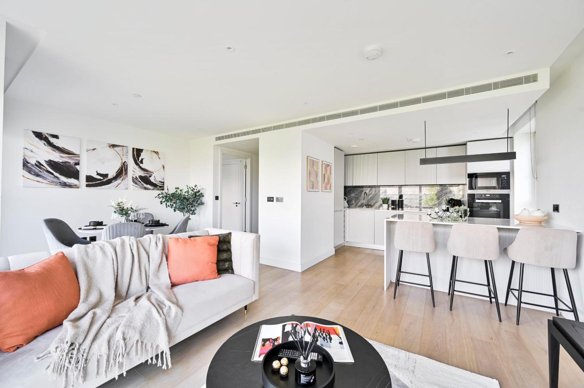 Apartment Chic Westfield Retreat - Two Bedroom Two Bathroom Luxury In White