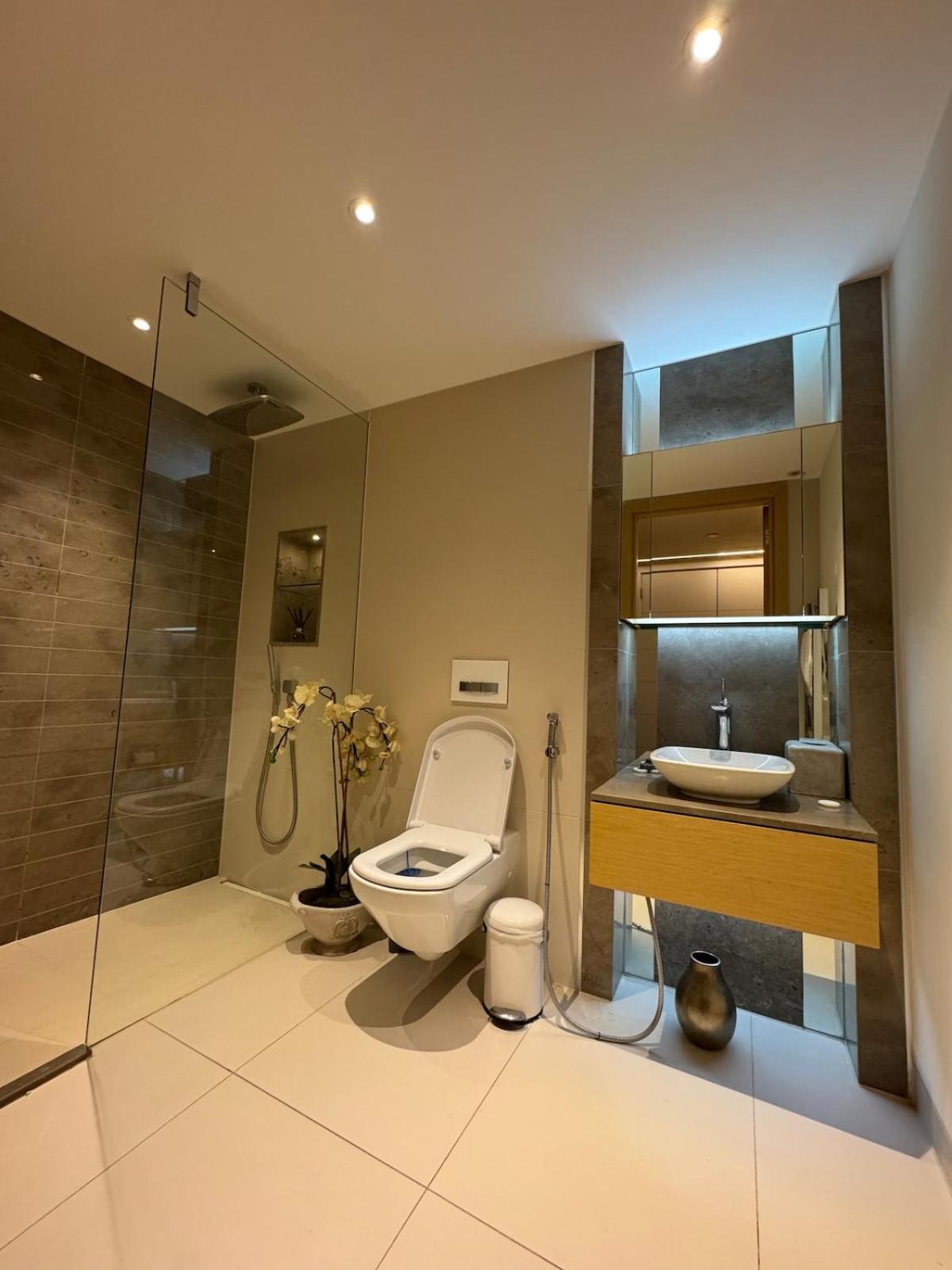 Apartment Luxury 2br In Heart Of *