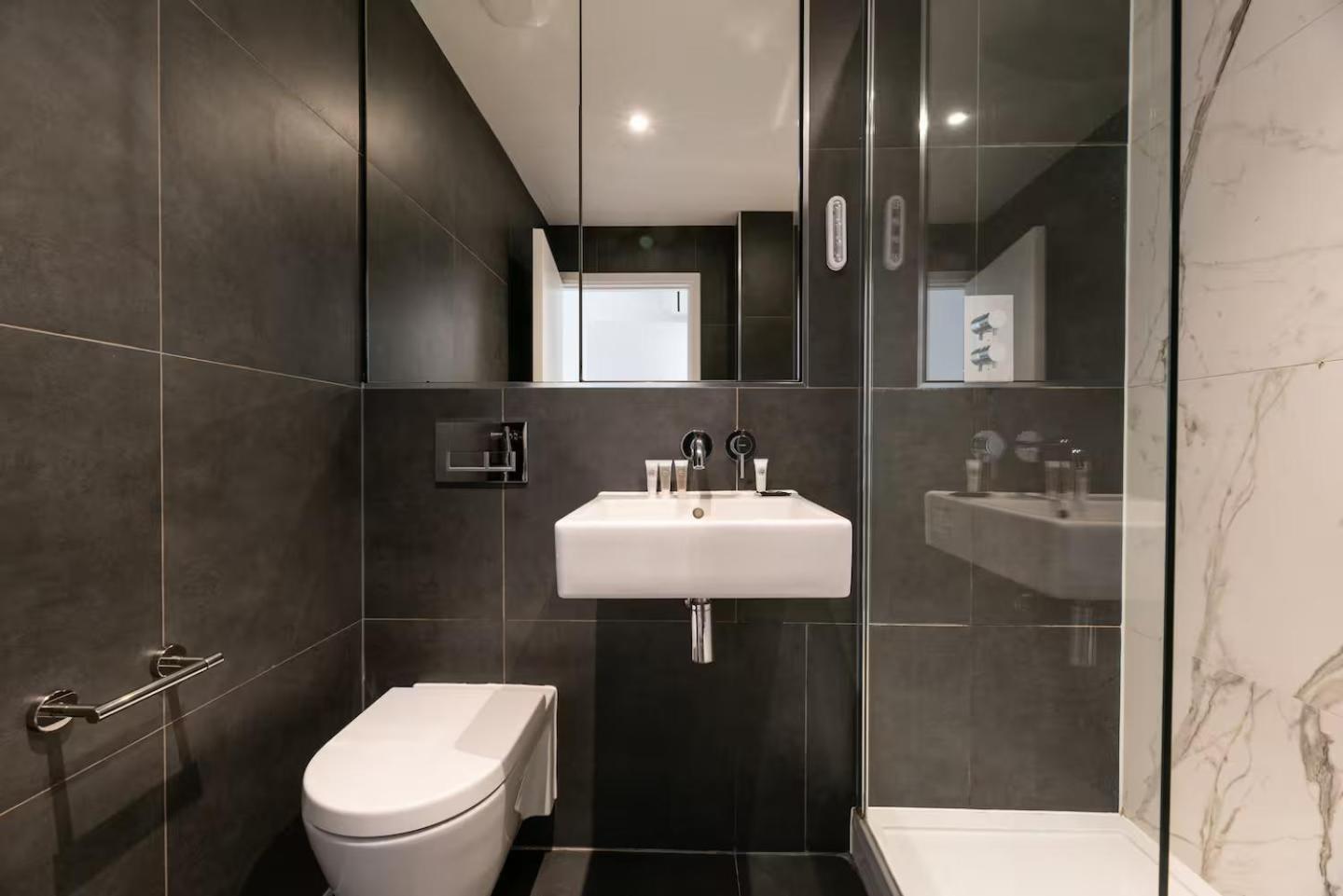 Bright 3 Bed 2 Bath With Air Con In Clerkenwell Pass The Keys * London