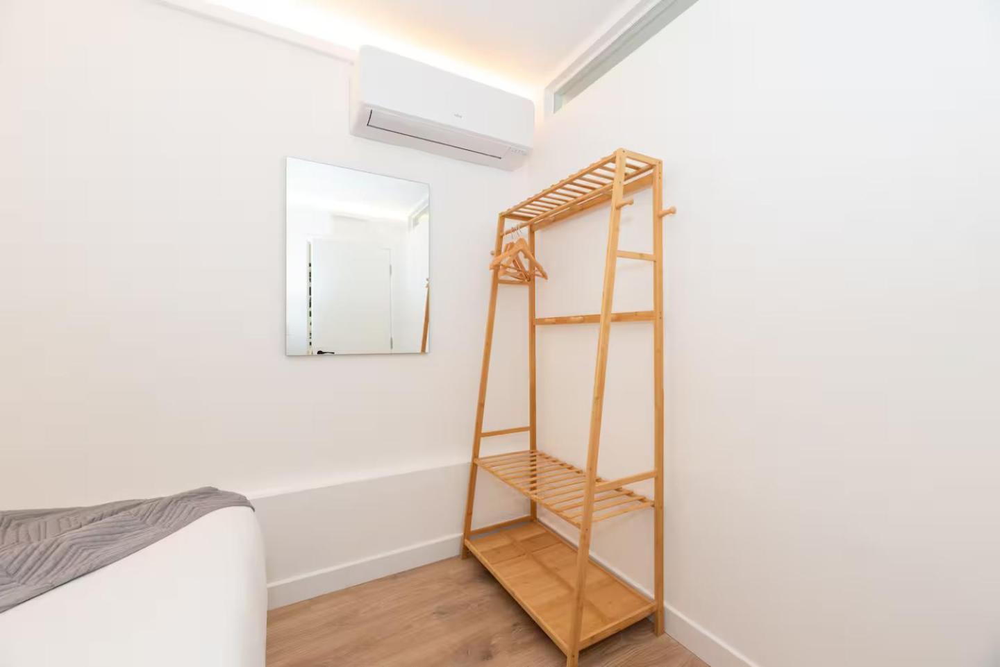 Bright 3 Bed 2 Bath With Air Con In Clerkenwell Pass The Keys Apartment