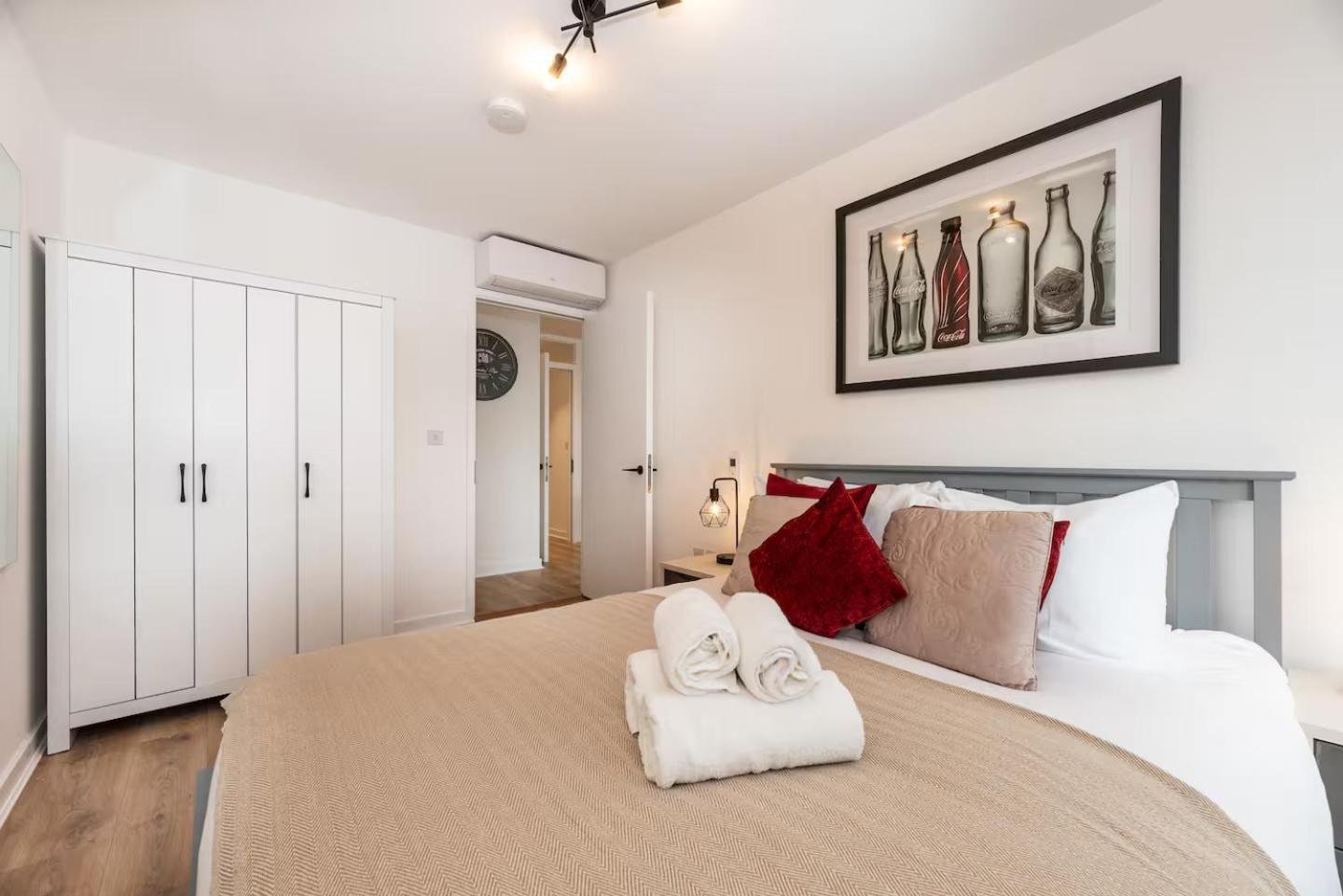 Bright 3 Bed 2 Bath With Air Con In Clerkenwell Pass The Keys * London