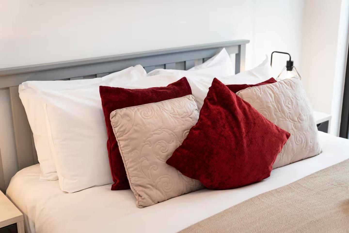 Bright 3 Bed 2 Bath With Air Con In Clerkenwell Pass The Keys