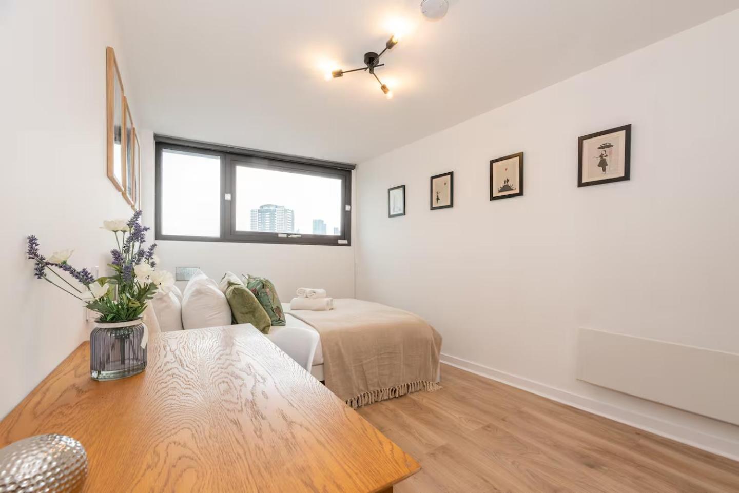 Bright 3 Bed 2 Bath With Air Con In Clerkenwell Pass The Keys
