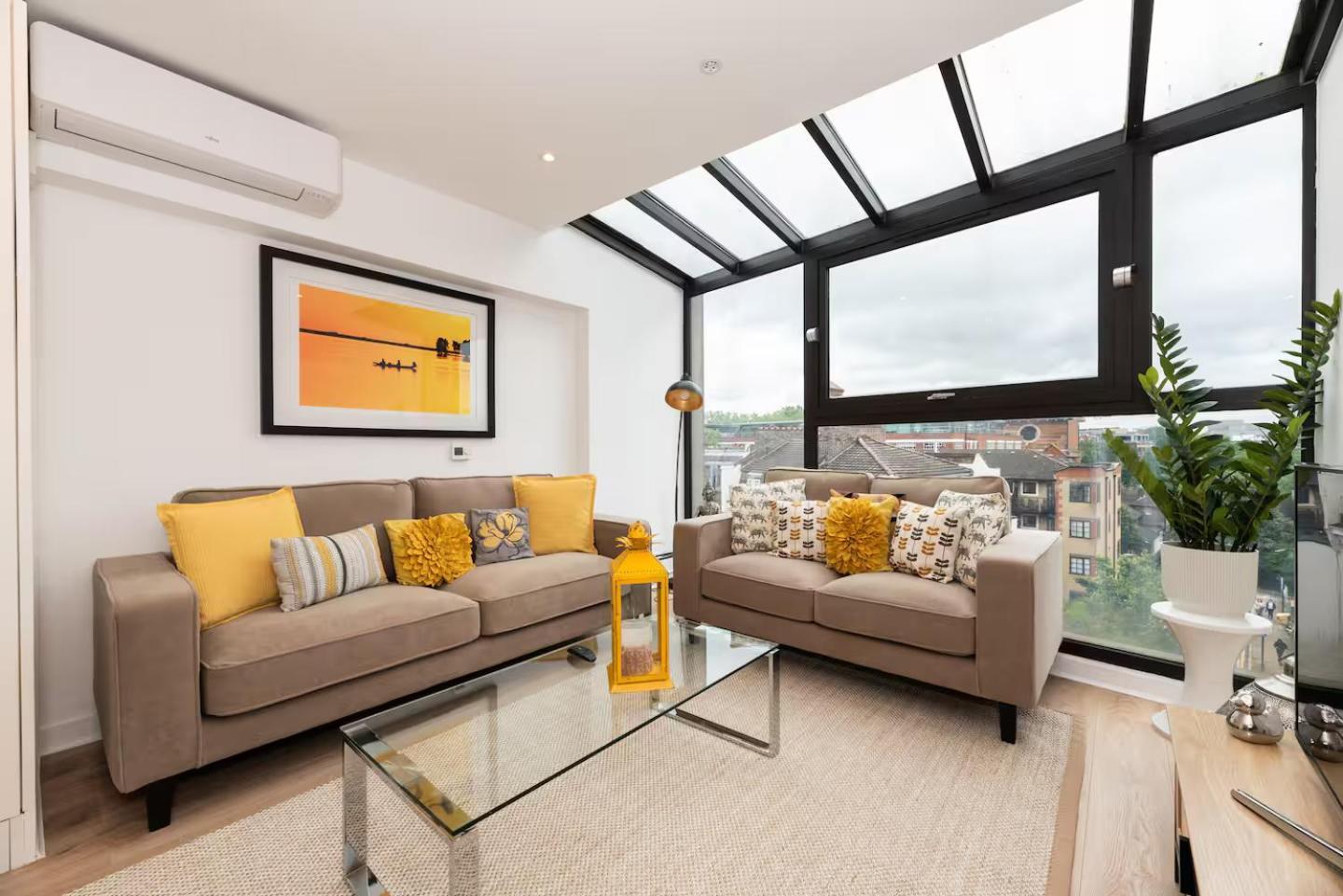 Bright 3 Bed 2 Bath With Air Con In Clerkenwell Pass The Keys Apartment