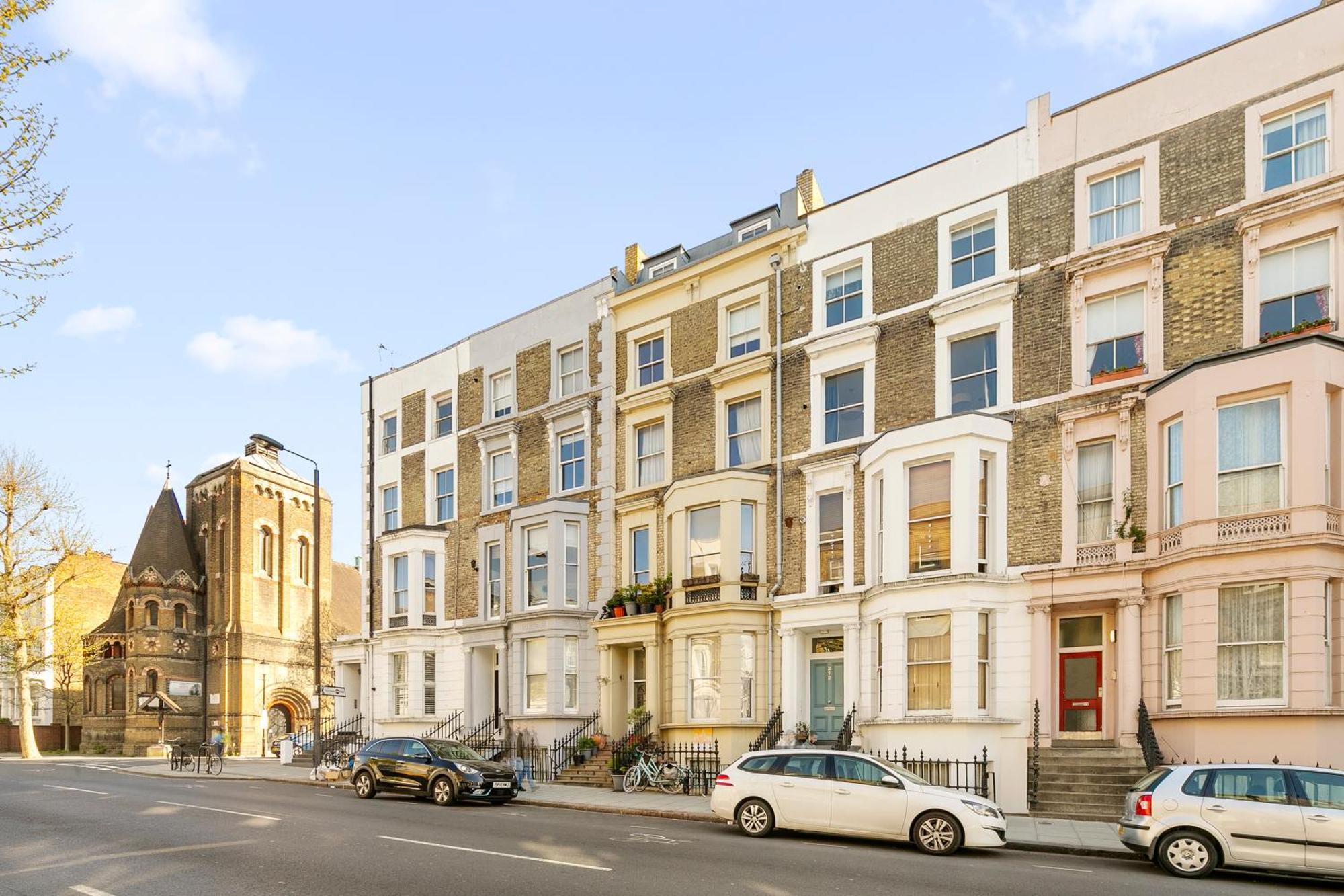 Gorgeous Regal Flat In Apartment *