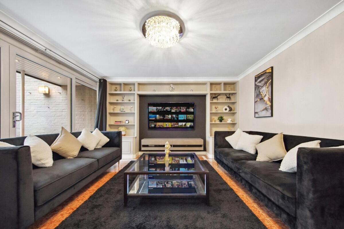 Ultra Luxury 4 Bedroom 3 Bathroom Knightsbridge Next To Harrods