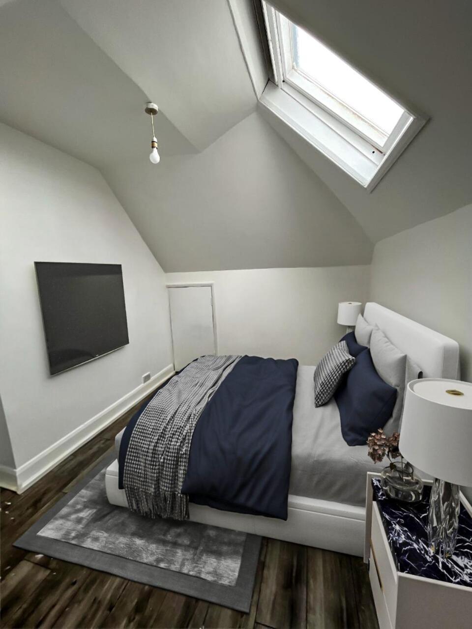 Flat In Shepherd's Bush London