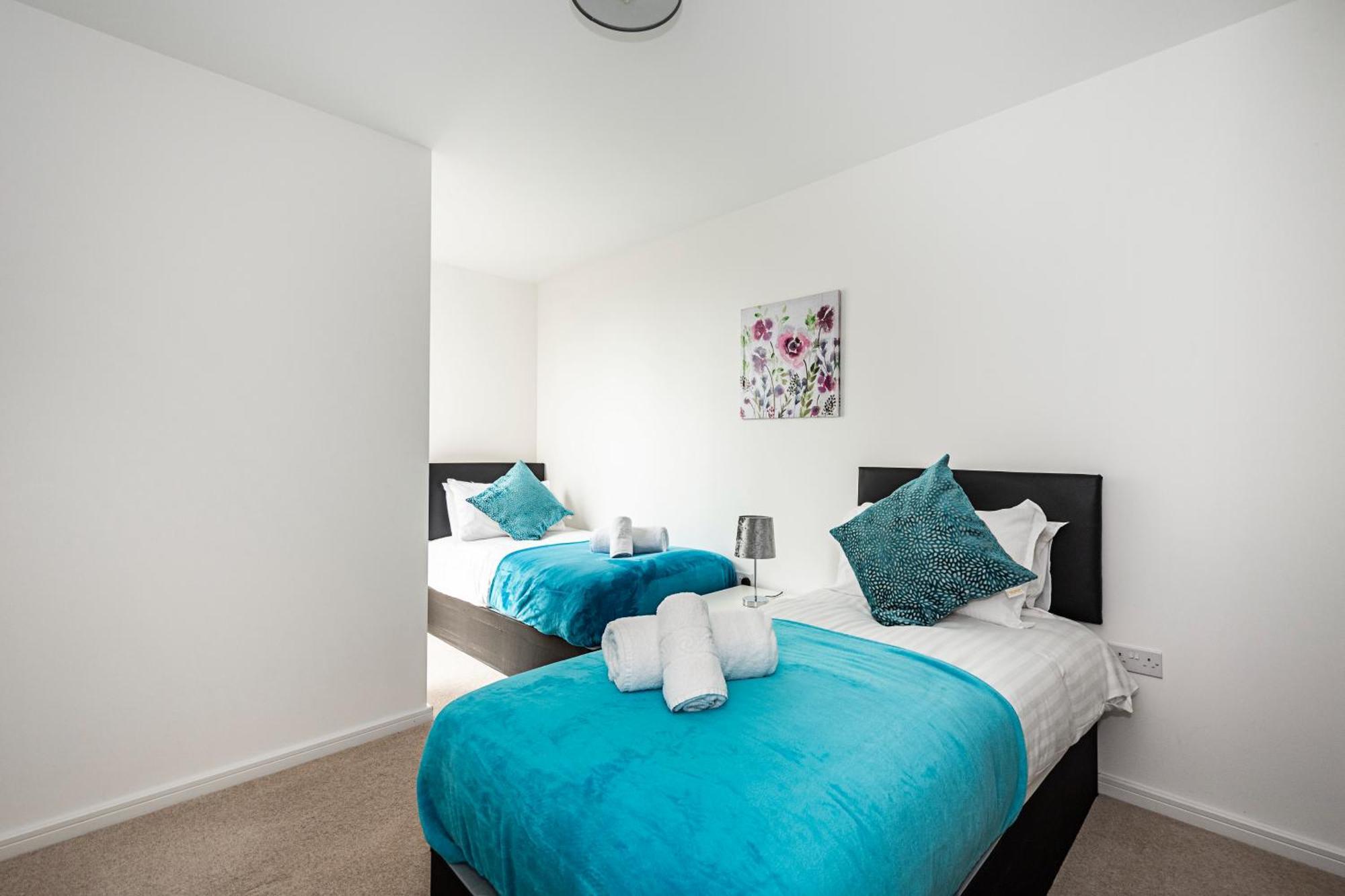 Apartment Chiswick Park 3 Bed 3 Bath West London - Parking *
