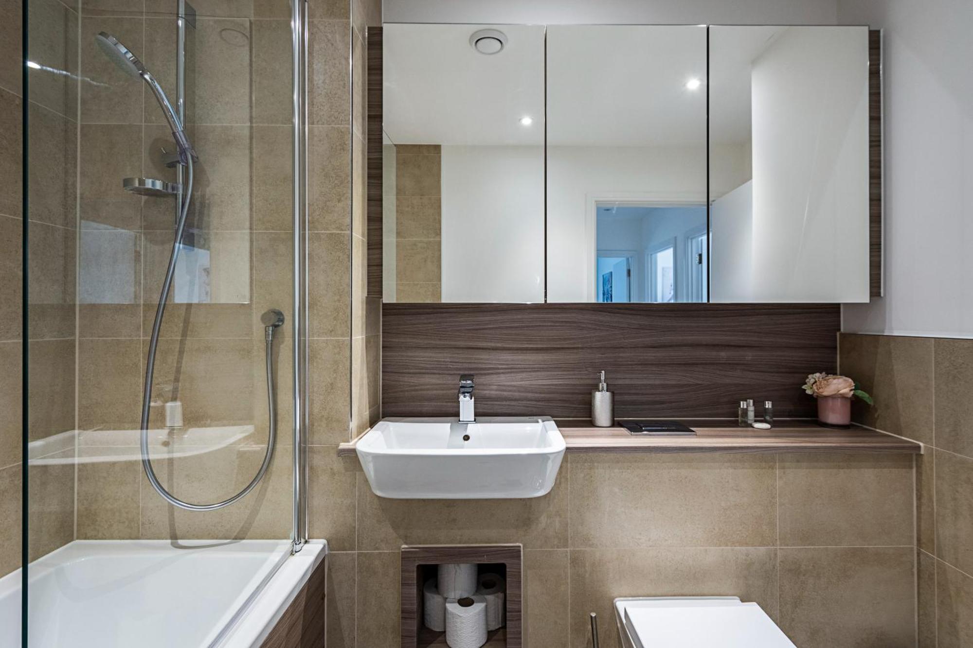 Chiswick Park 3 Bed 3 Bath West - Parking Appartement