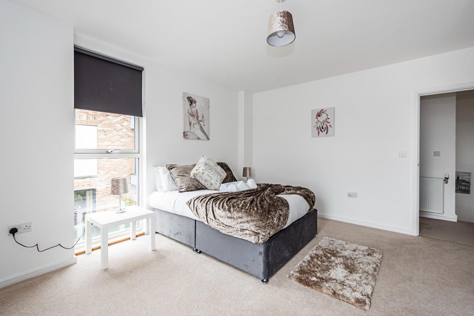 Apartment Chiswick Park 3 Bed 3 Bath West London - Parking *