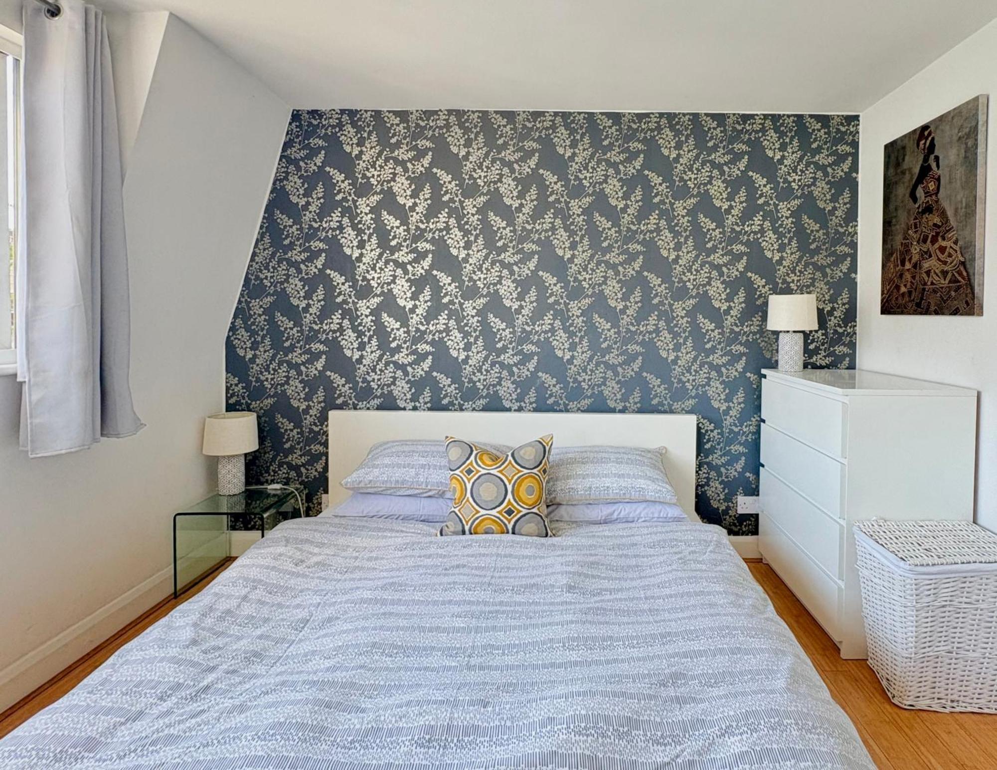 Bright 1 Bedroom