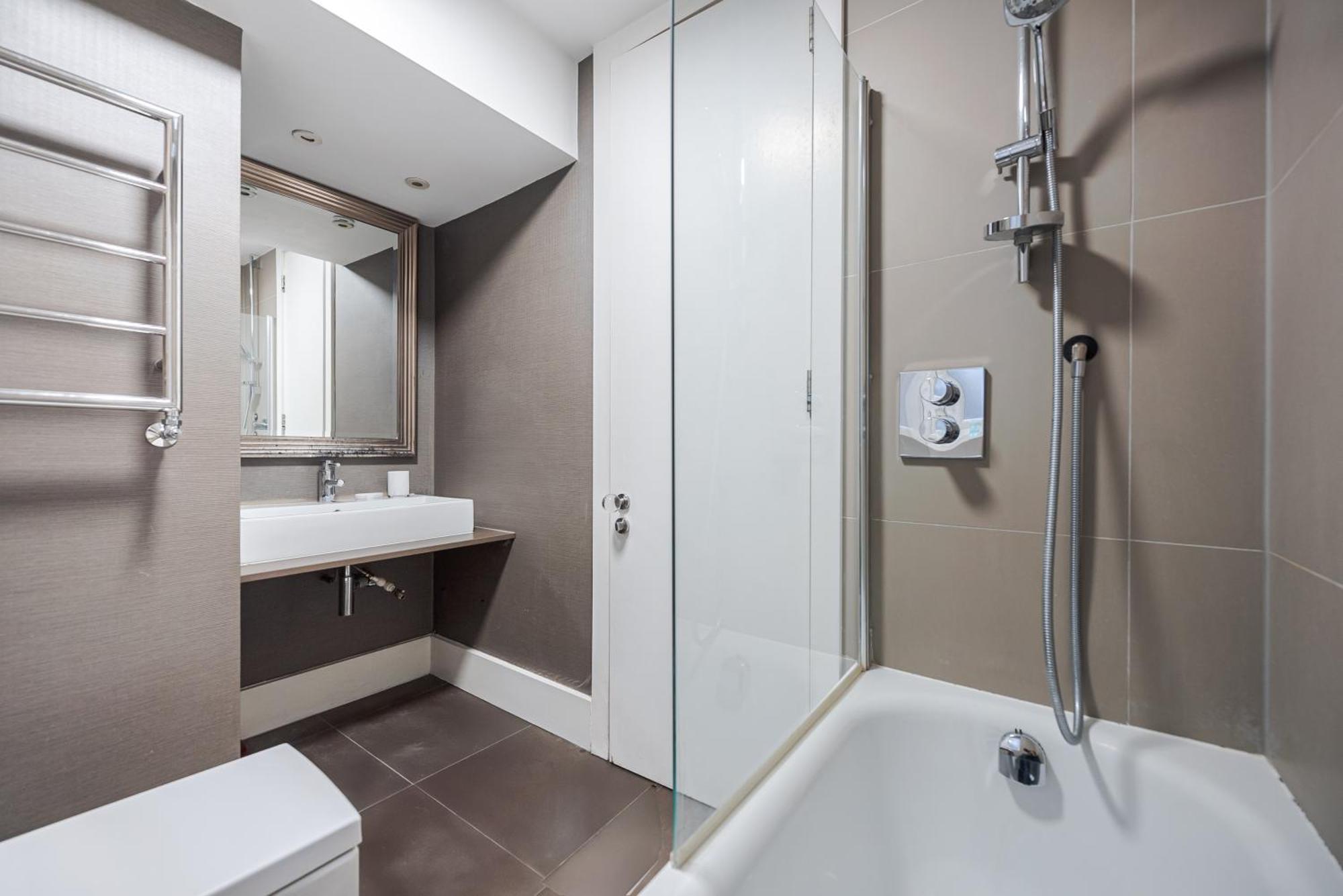 Apartment Luxury 1 Bedroom Apartment With Harrods View In Knightsbridge London