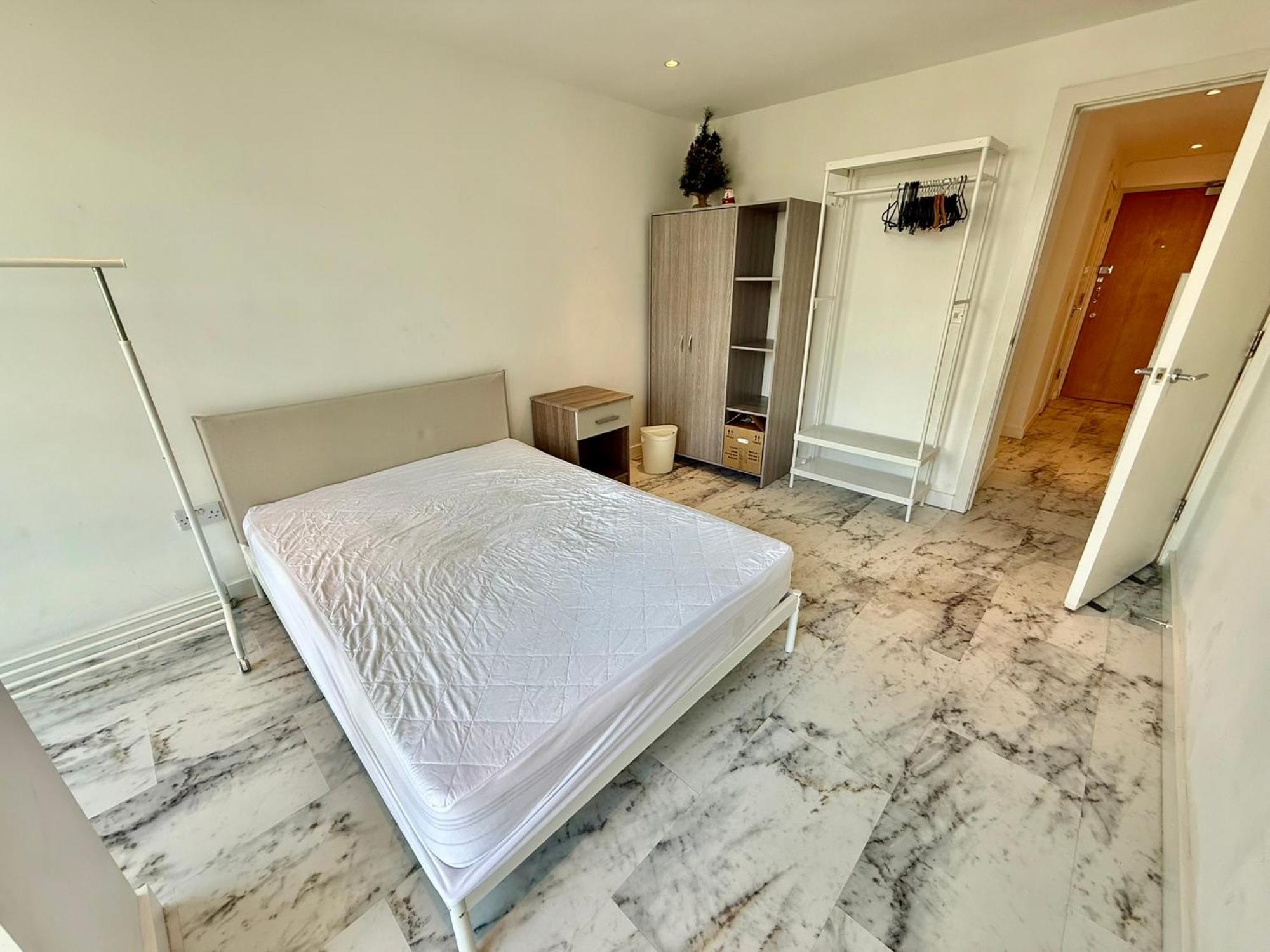 Aparthotel Deluxe Entire With 2x Bedrooms, 2x Bathrooms And A Big Living In The Olympic Park And Westfield At Stratford *