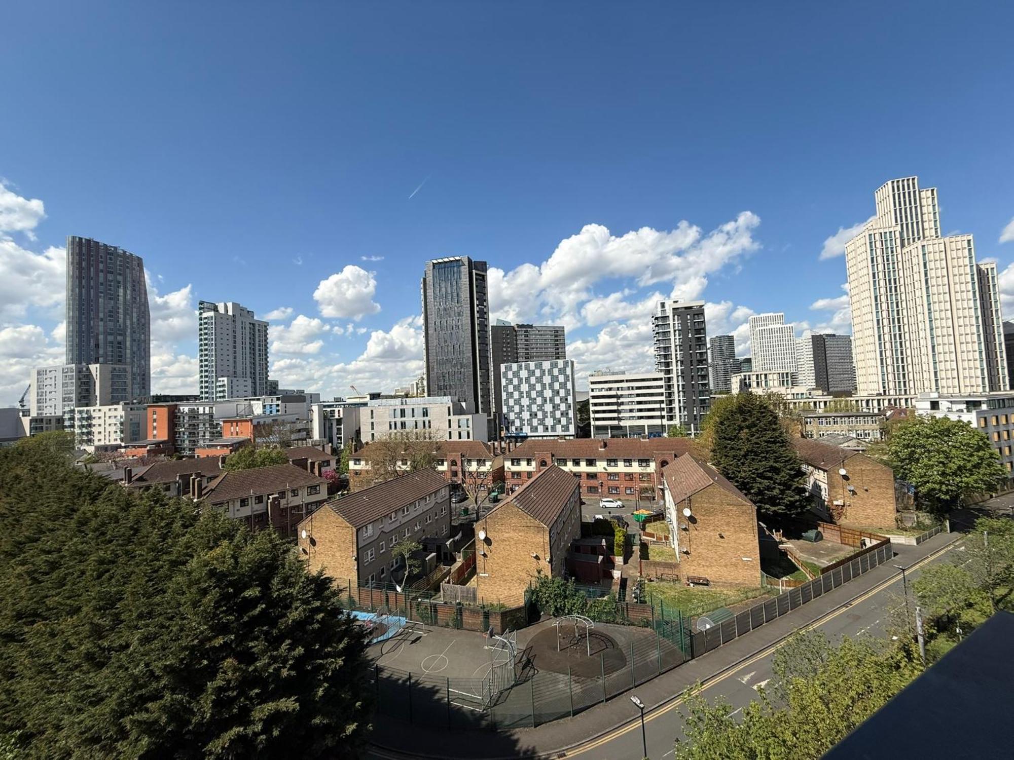 Aparthotel Deluxe Entire With 2x Bedrooms, 2x Bathrooms And A Big Living In The Olympic Park And Westfield At Stratford *