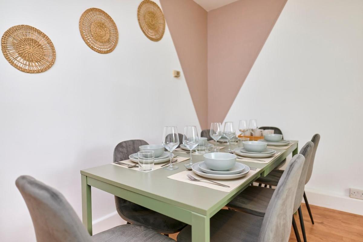 Elegant 3-bed Flat In Bayswater! * London