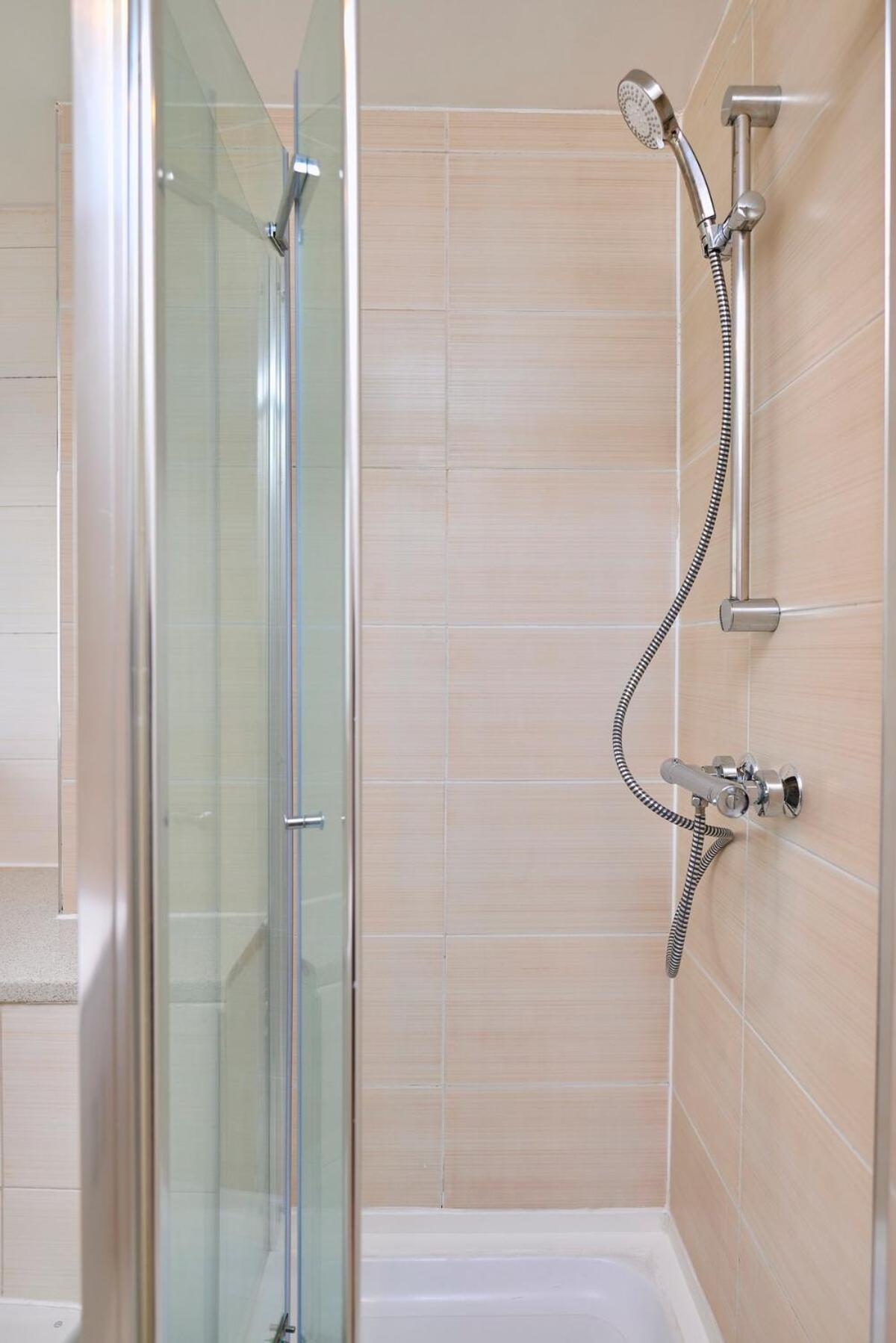 Elegant 3-bed Flat In Bayswater! London