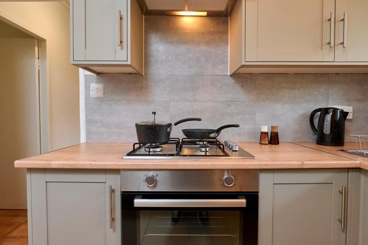 Elegant 3-bed Flat In Bayswater! Apartment London