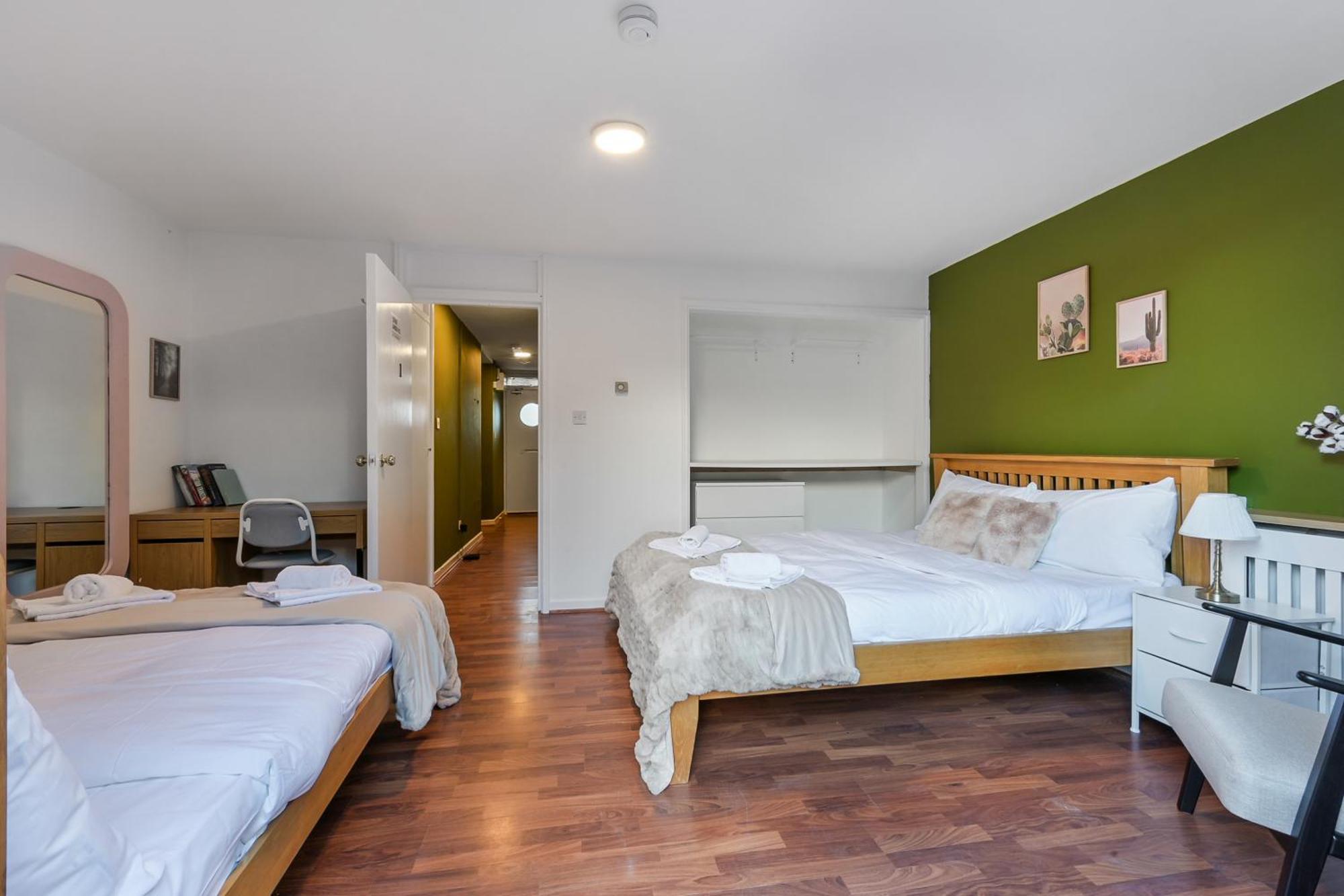 Beautiful Cosy House 4 Mins To Camden Town Station - 1 Min To Camden Market Holiday home London