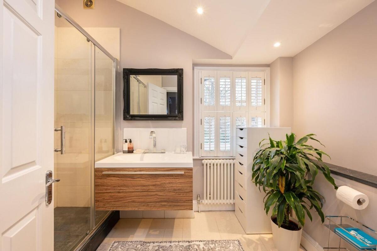 Elegant 2br With Garden Btwn Chelsea & Pimlico Apartment London