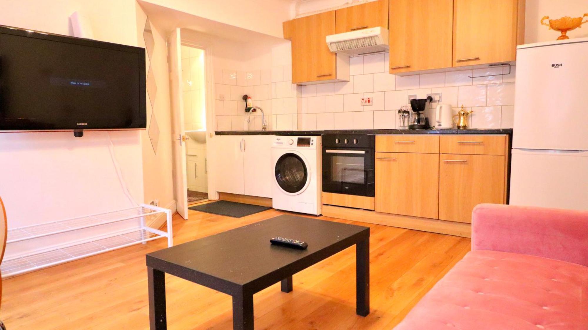 Stylish 2 Bedroom By Ali London
