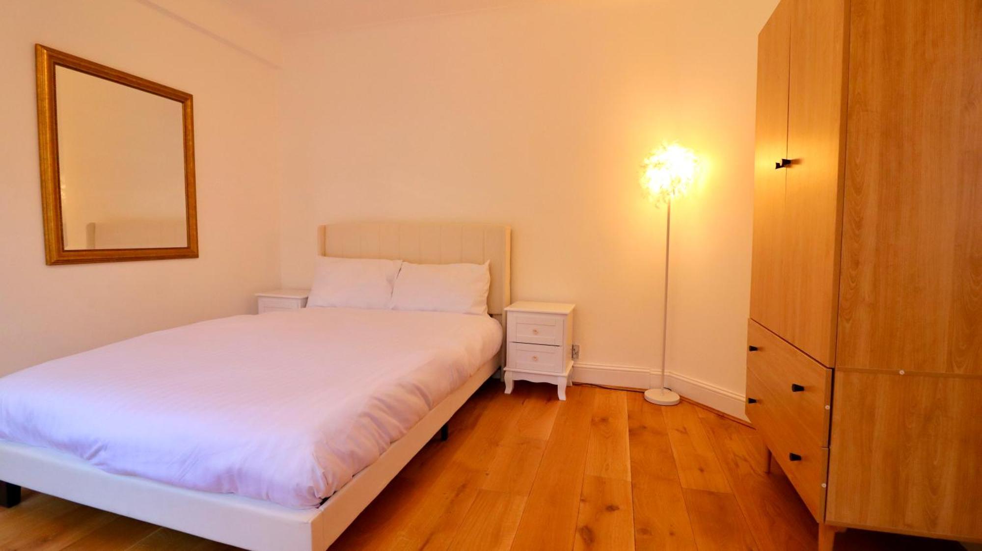 Apartment Stylish 2 Bedroom By Ali