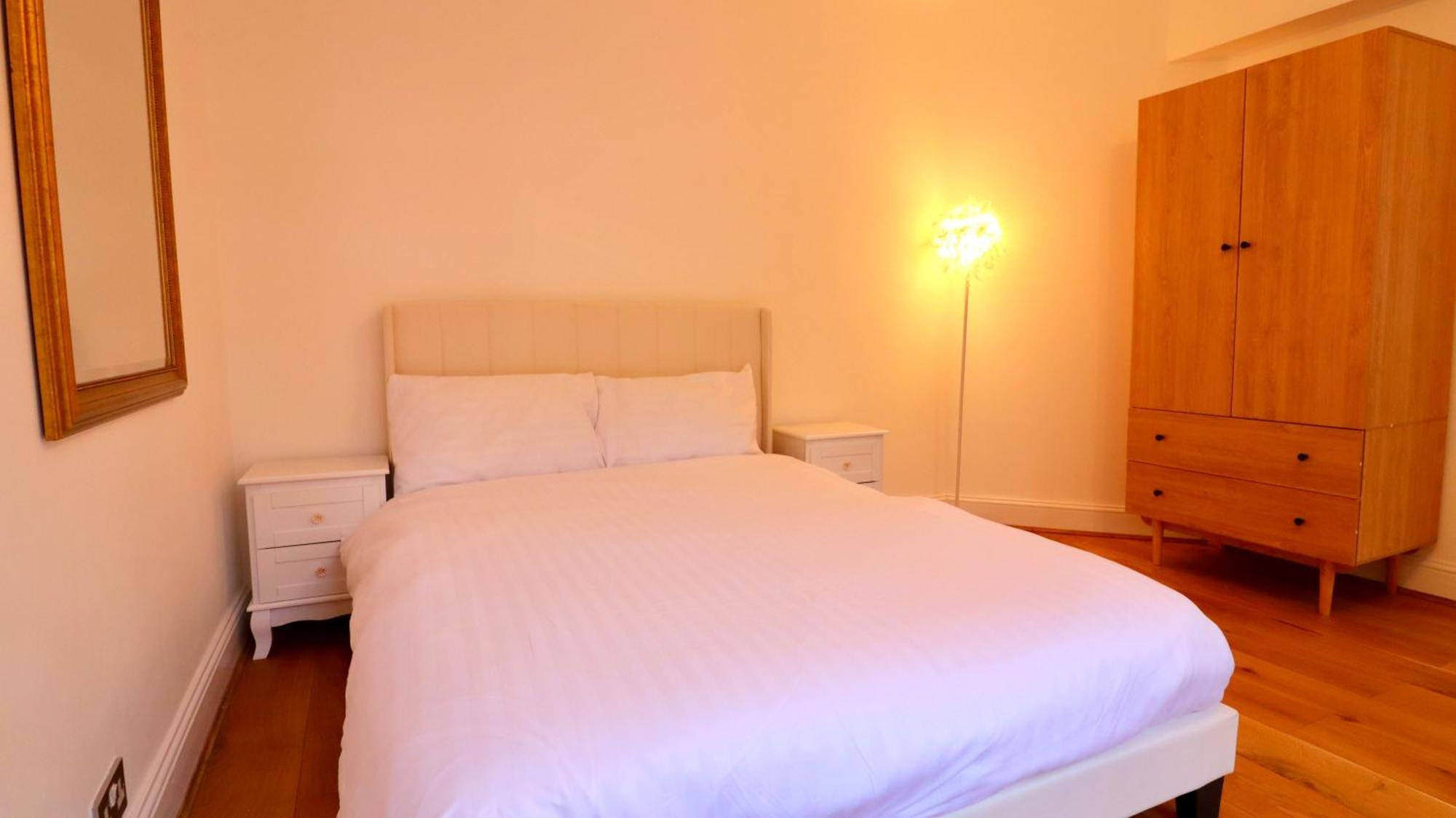Apartment Stylish 2 Bedroom By Ali London