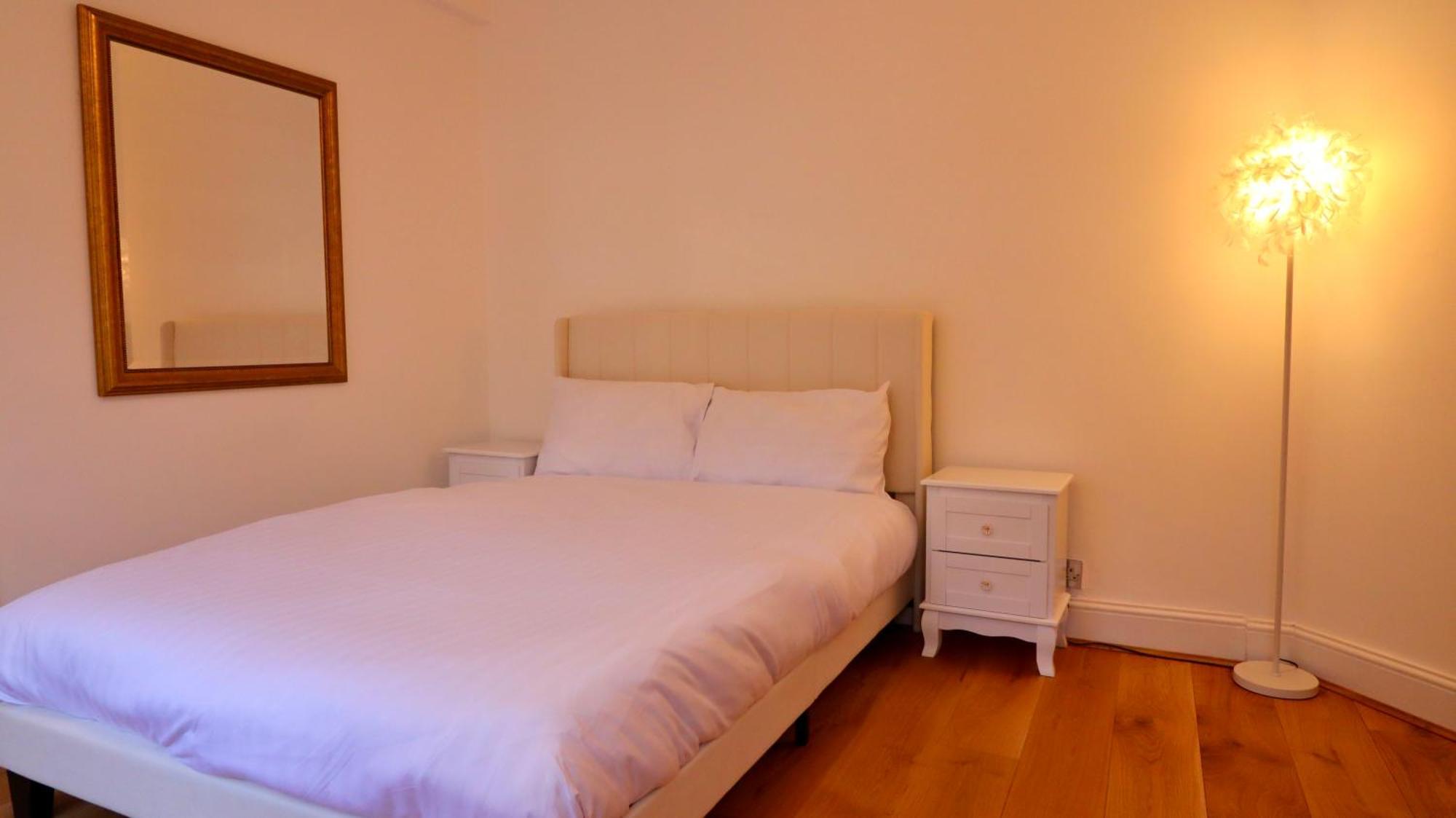 Stylish 2 Bedroom By Ali *