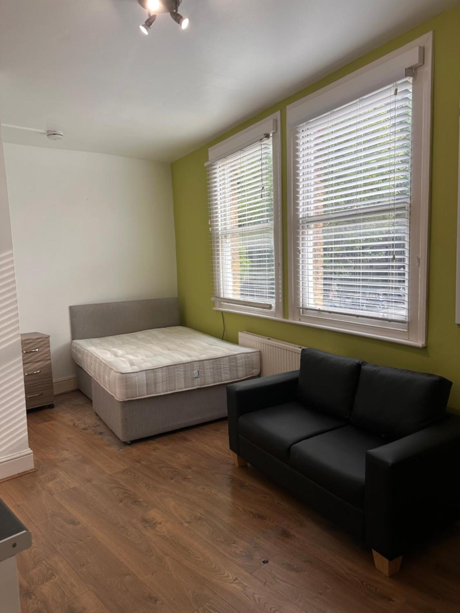 Euston Escape - 1 Min Walk