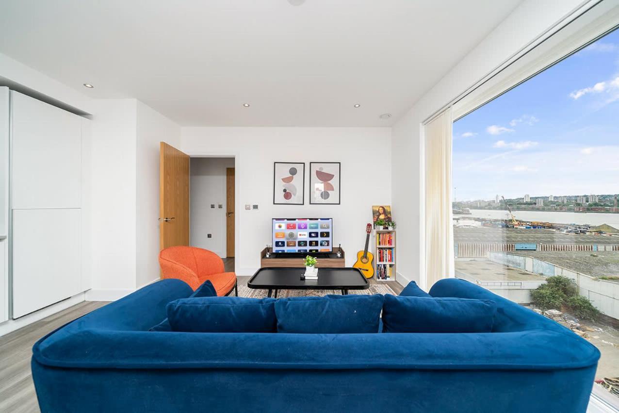 Ensuite - Prime Spot Near O2 & Canary Wharf Apartment *