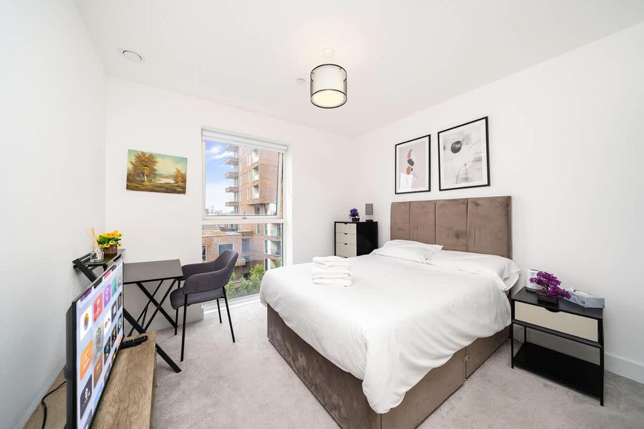 Ensuite - Prime Spot Near O2 & Canary Wharf Apartment London